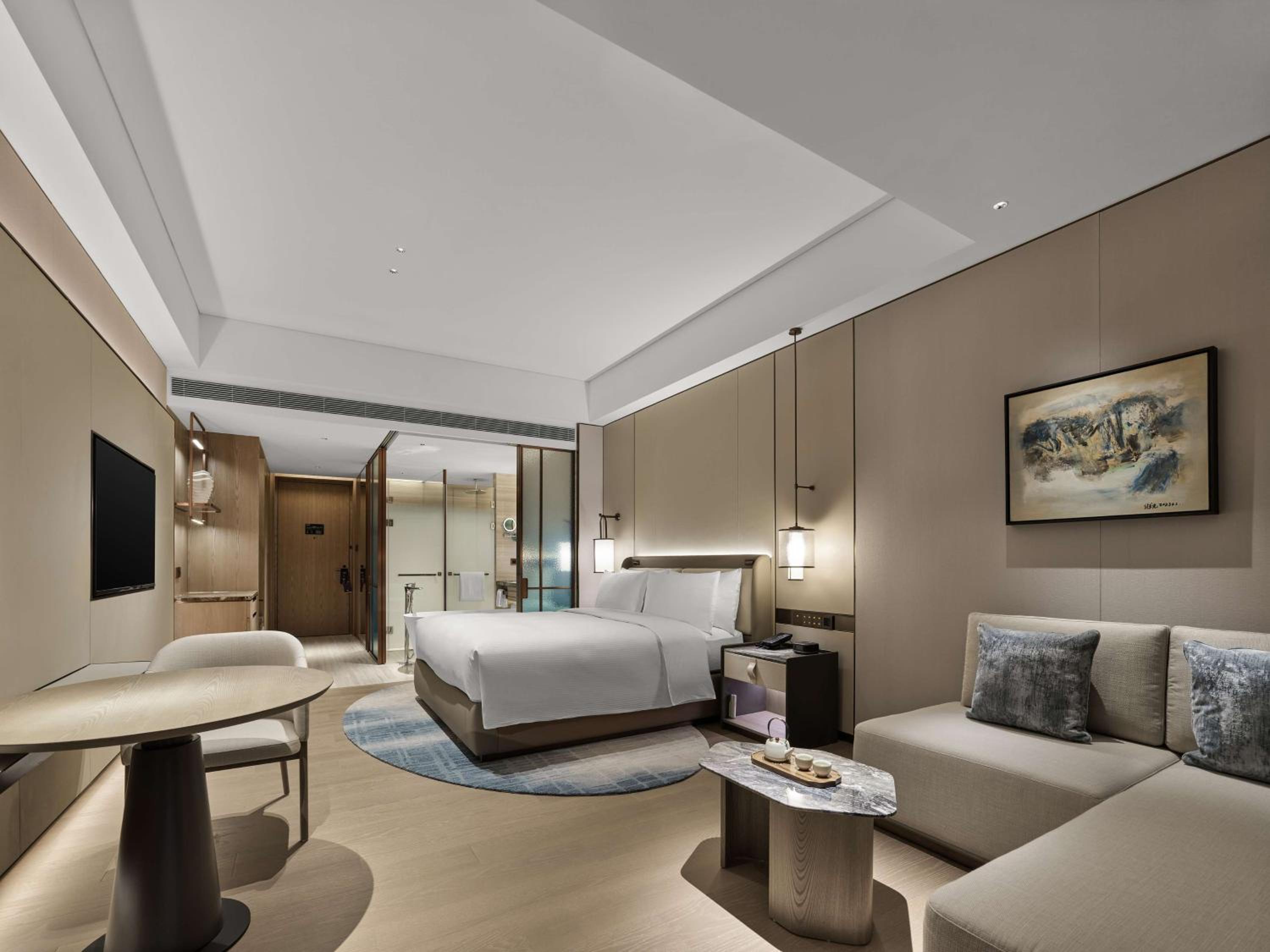 Deluxe King Room with Lake View