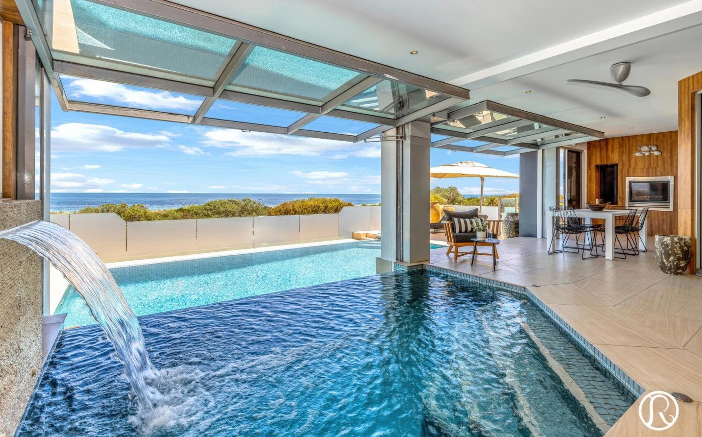Villa photo 3