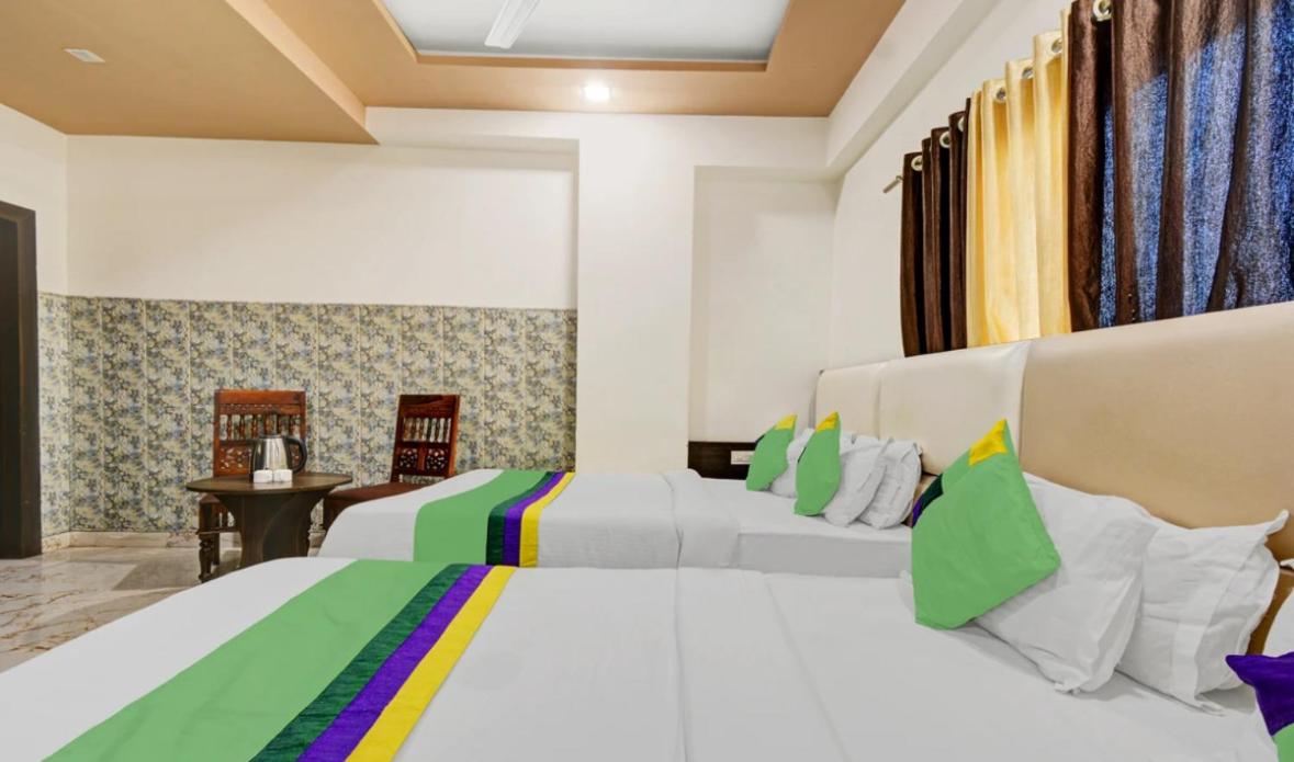 Family Room with Side Sea View photo 3