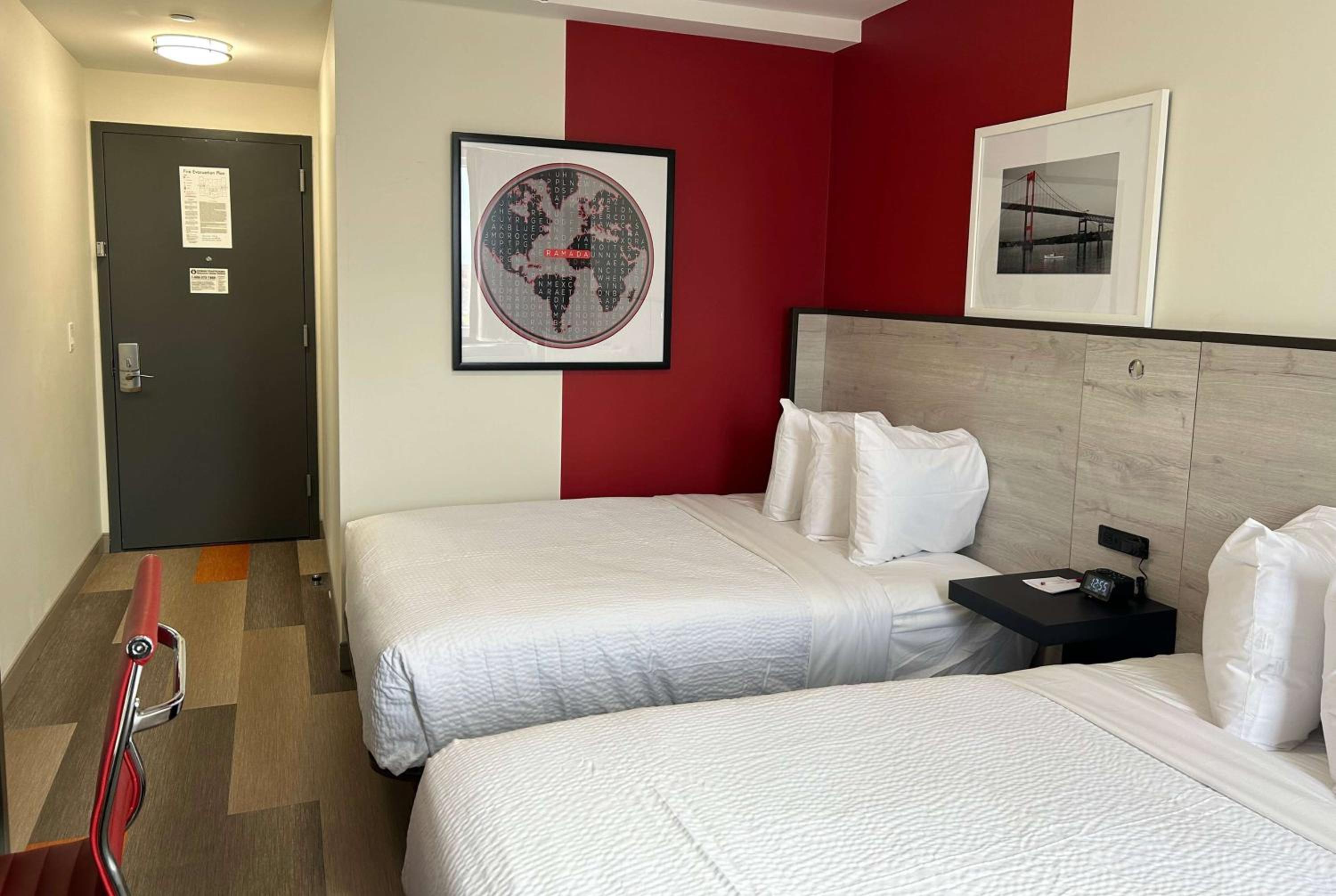 Double Room with Two Double Beds - Non-Smoking - Photo 2