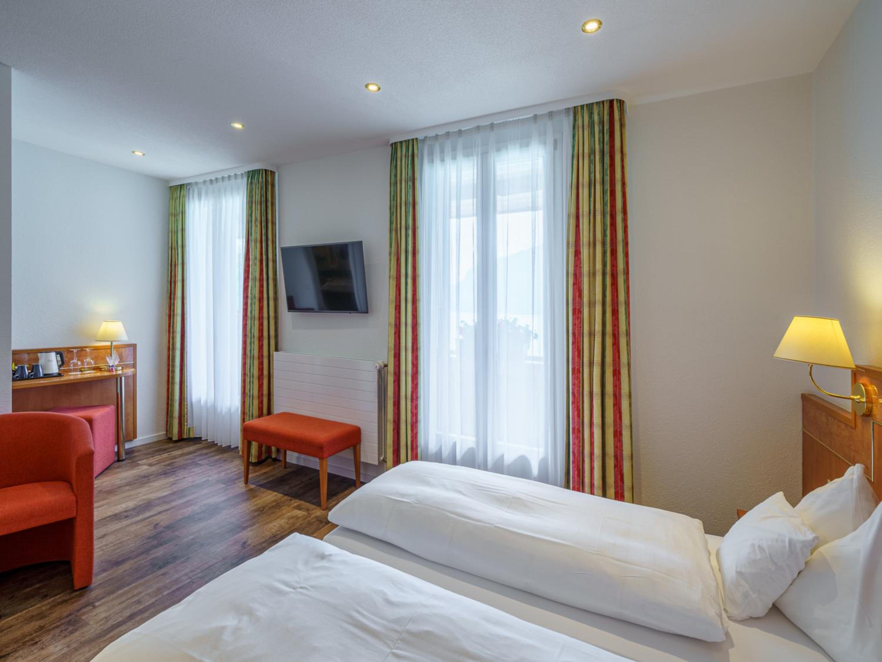 Superior Double Room with Balcony and Lake View photo 2
