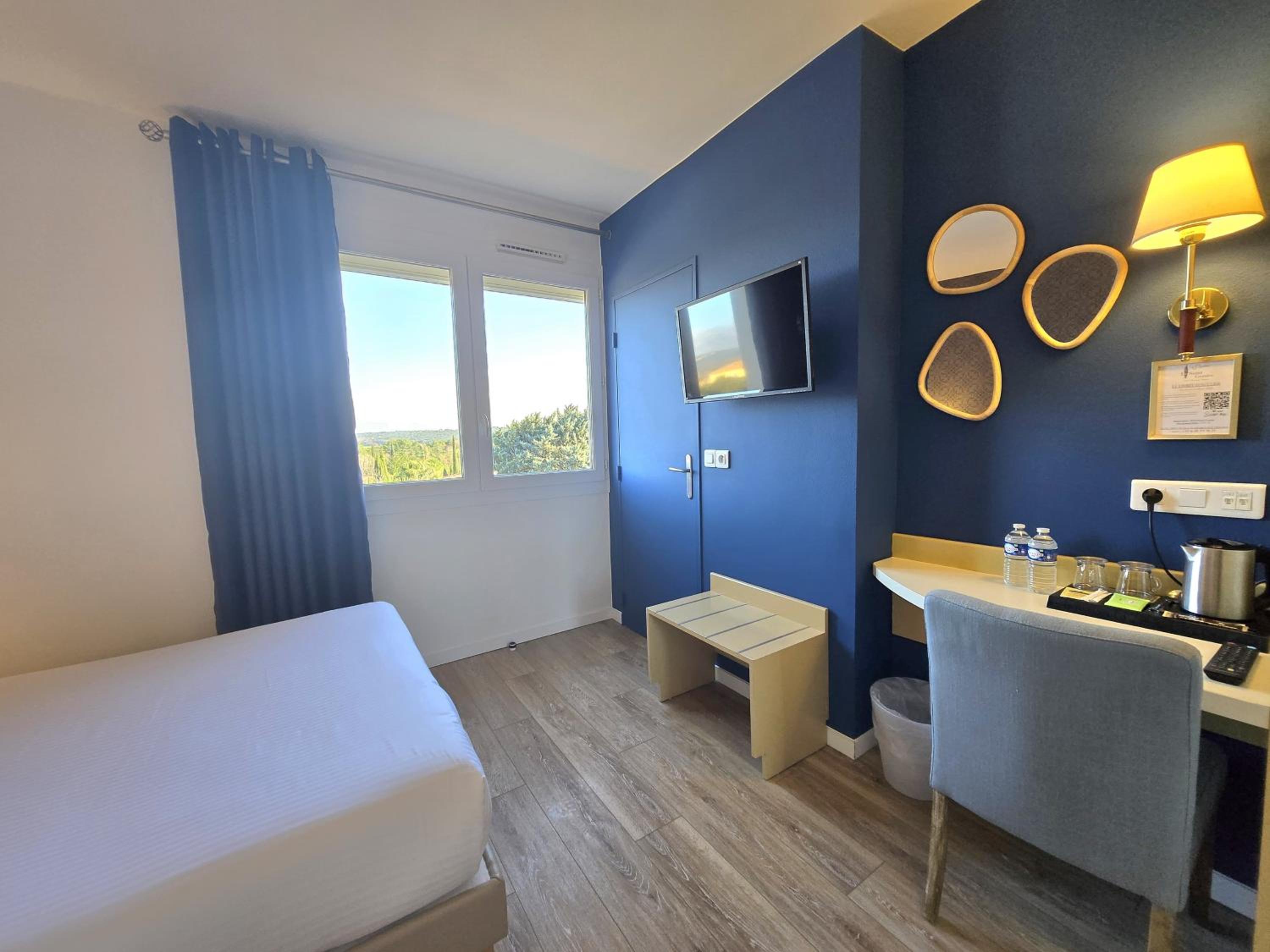 Economy Double Room photo 3