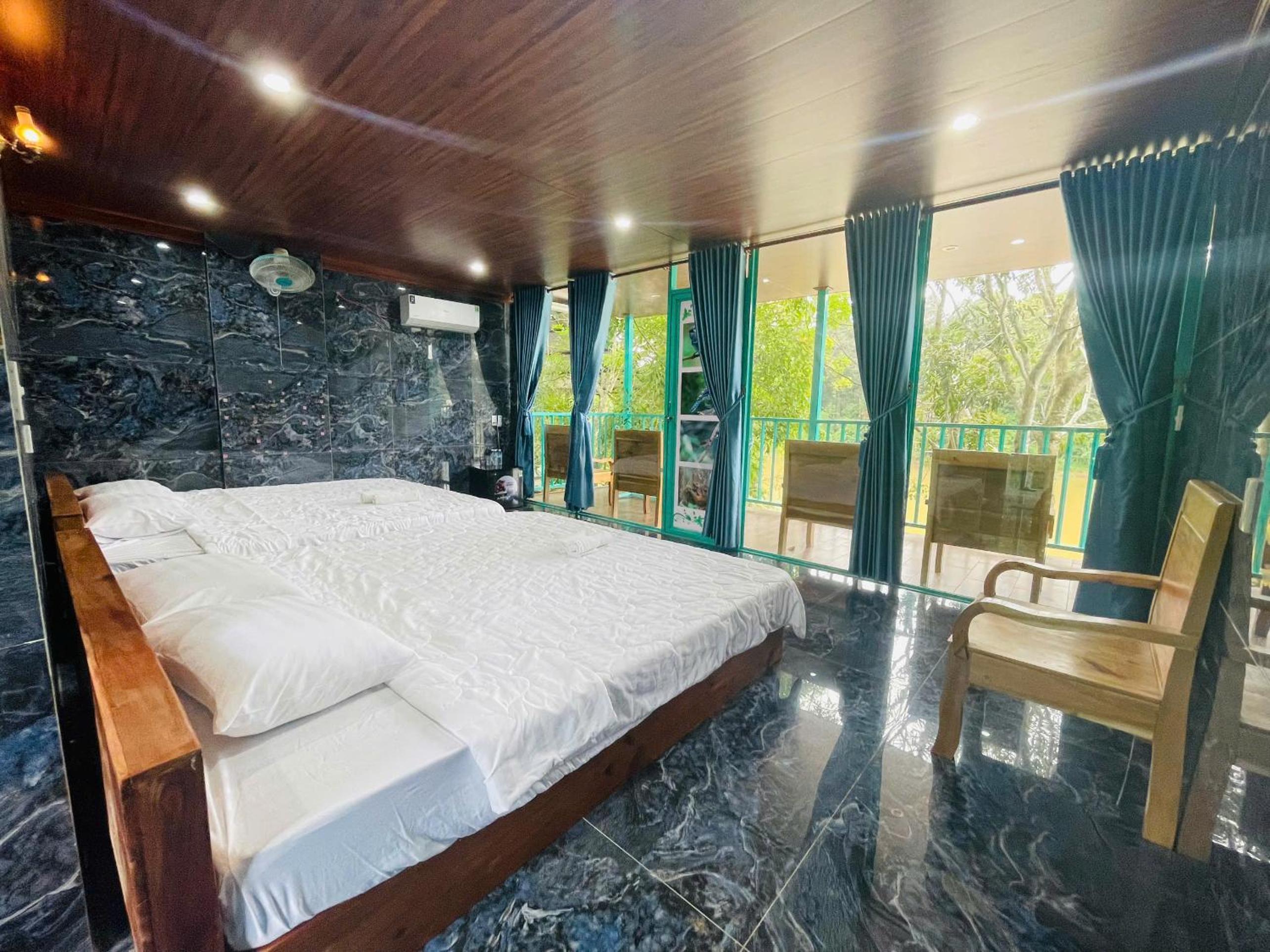 Quadruple Room with Balcony