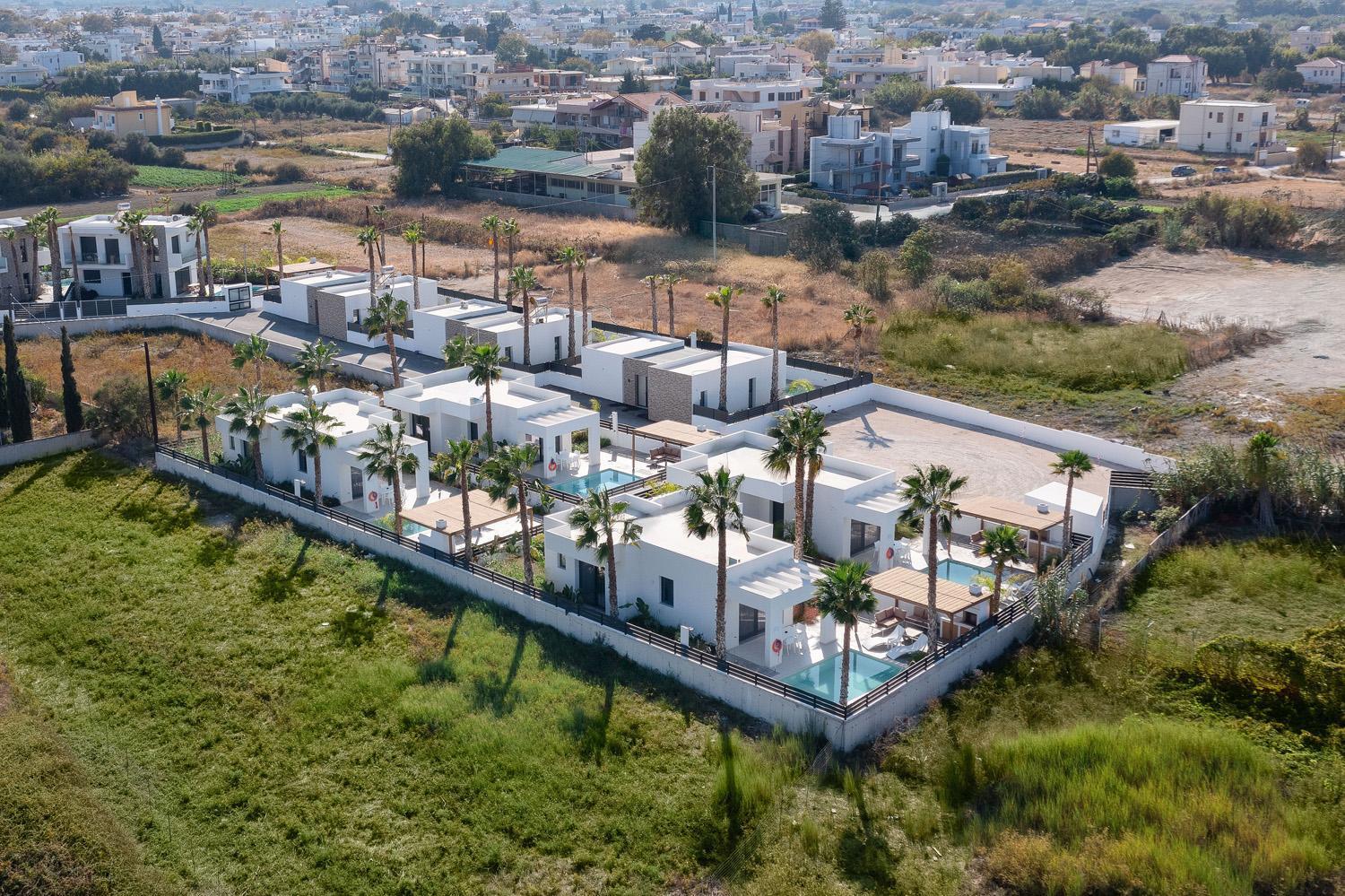 Villa photo 2