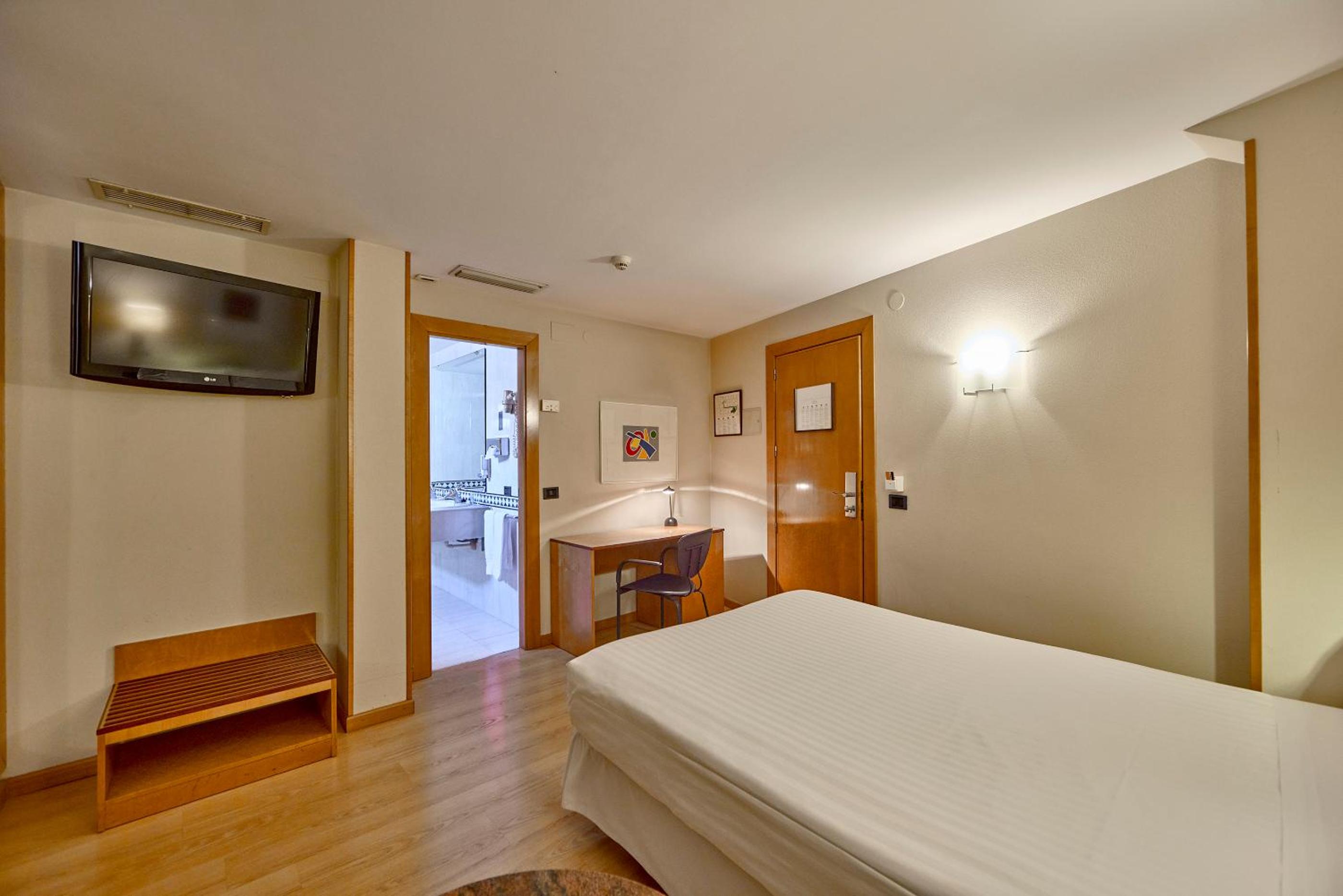 Single Room - Photo 1
