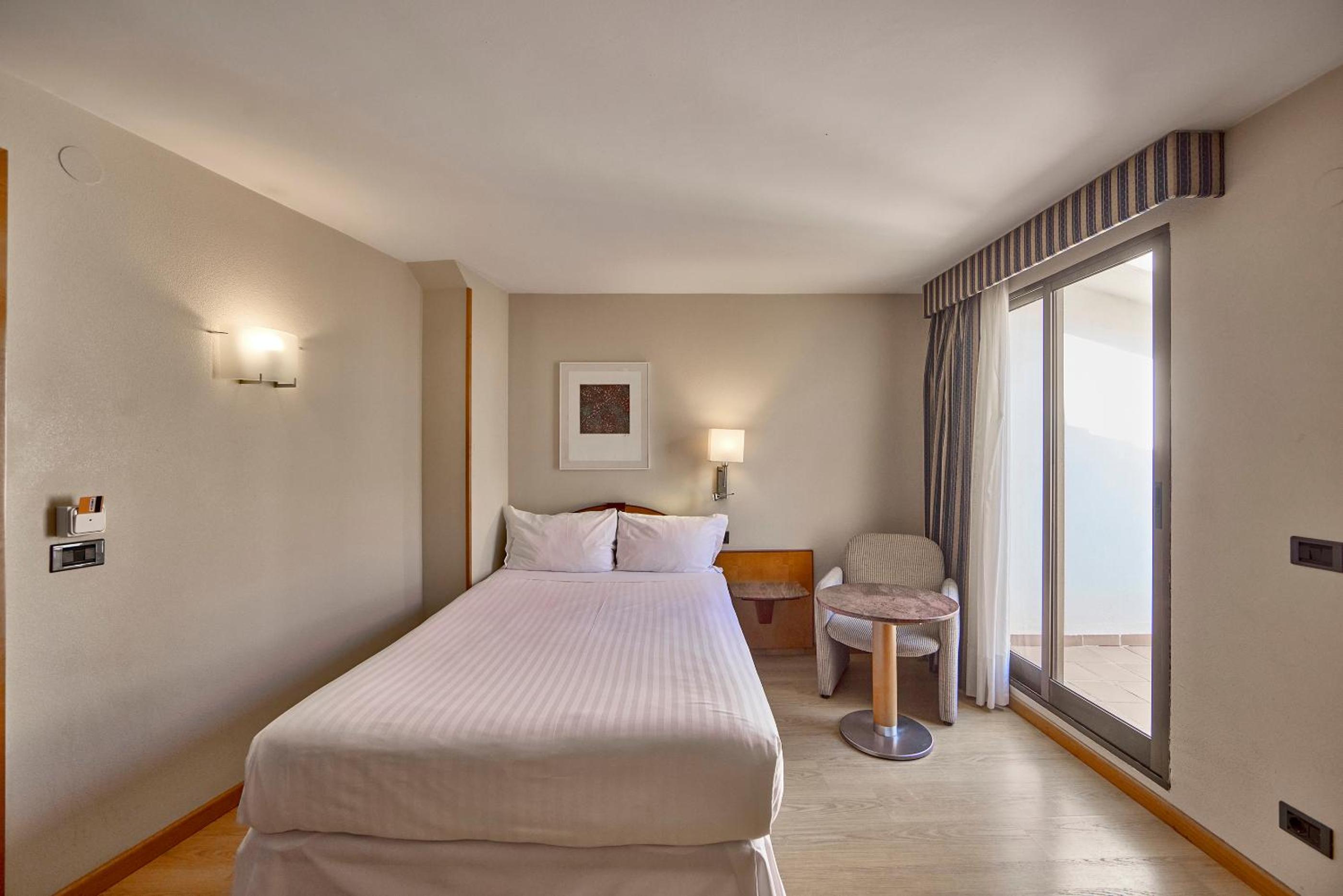 Single Room - Photo 6
