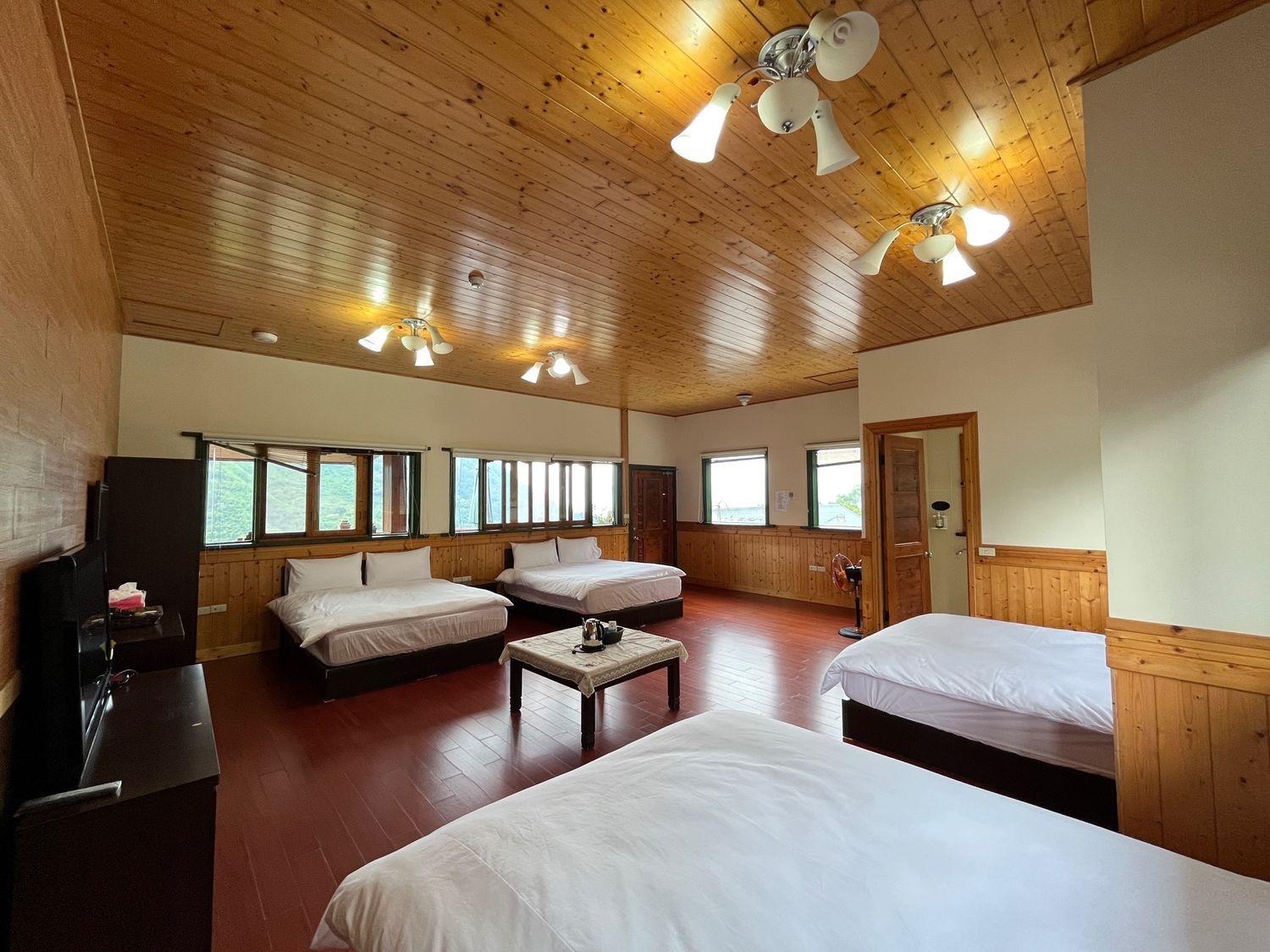 Family Room with Terrace photo 3