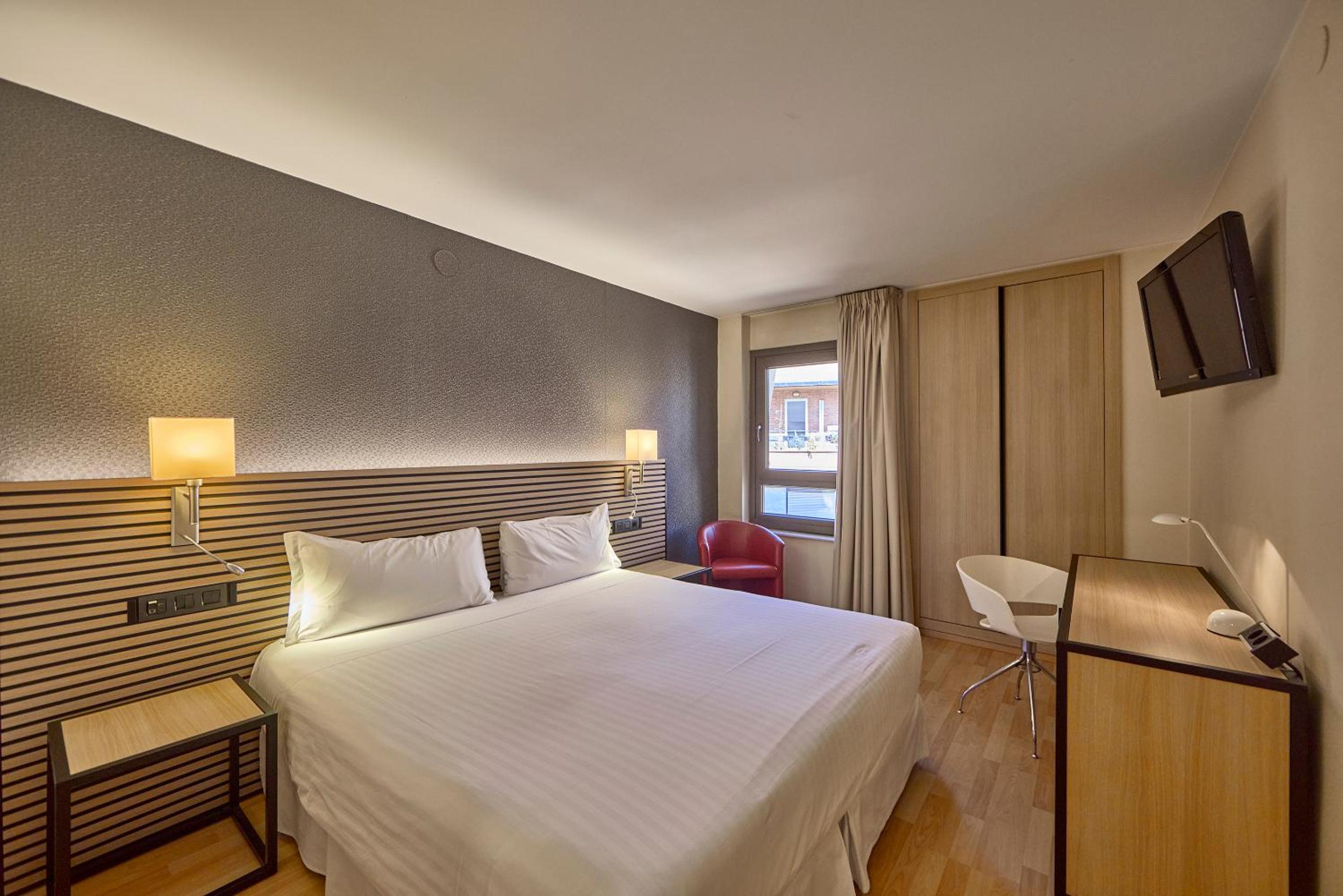 Double Room - Photo 2