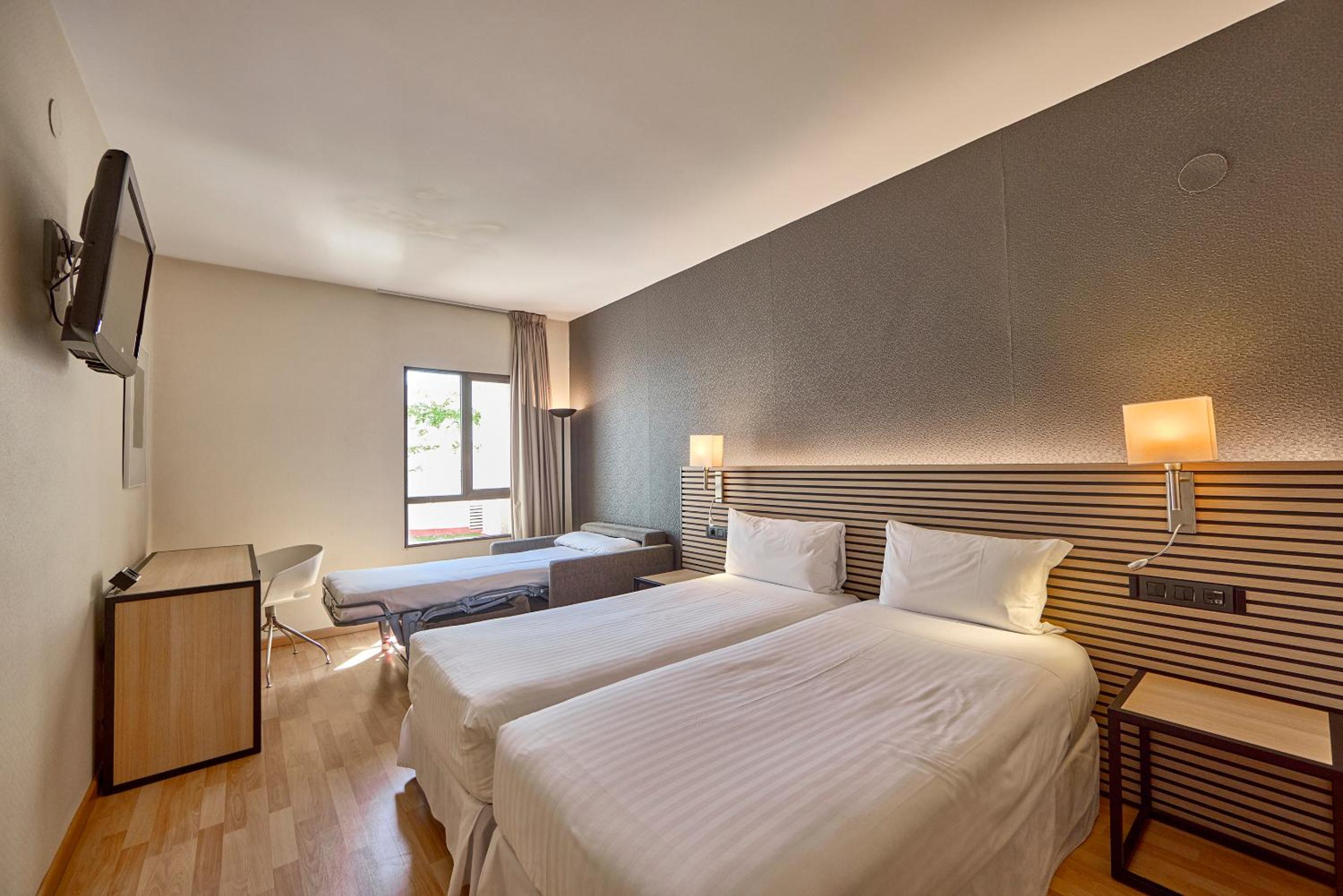 Double Room with Extra Bed - Photo 5