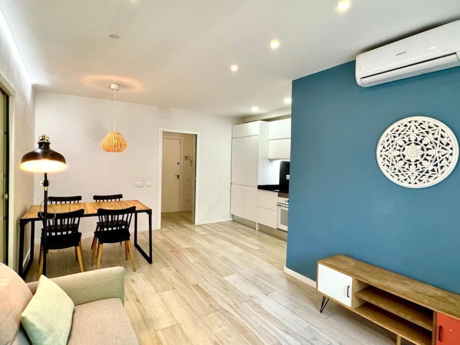 One-Bedroom Apartment photo 2