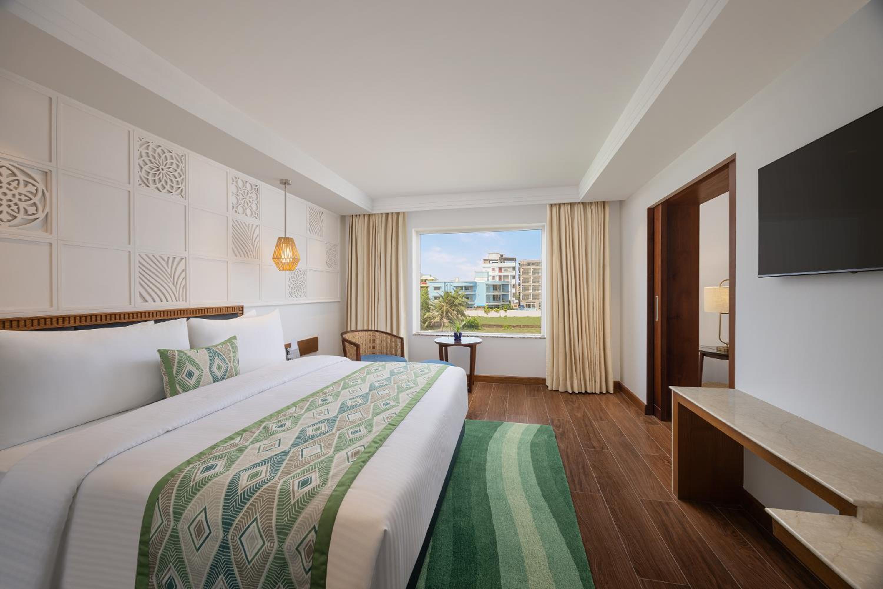 Premium Suite (15% off on Spa, Salon and Laundry service) - Photo 1