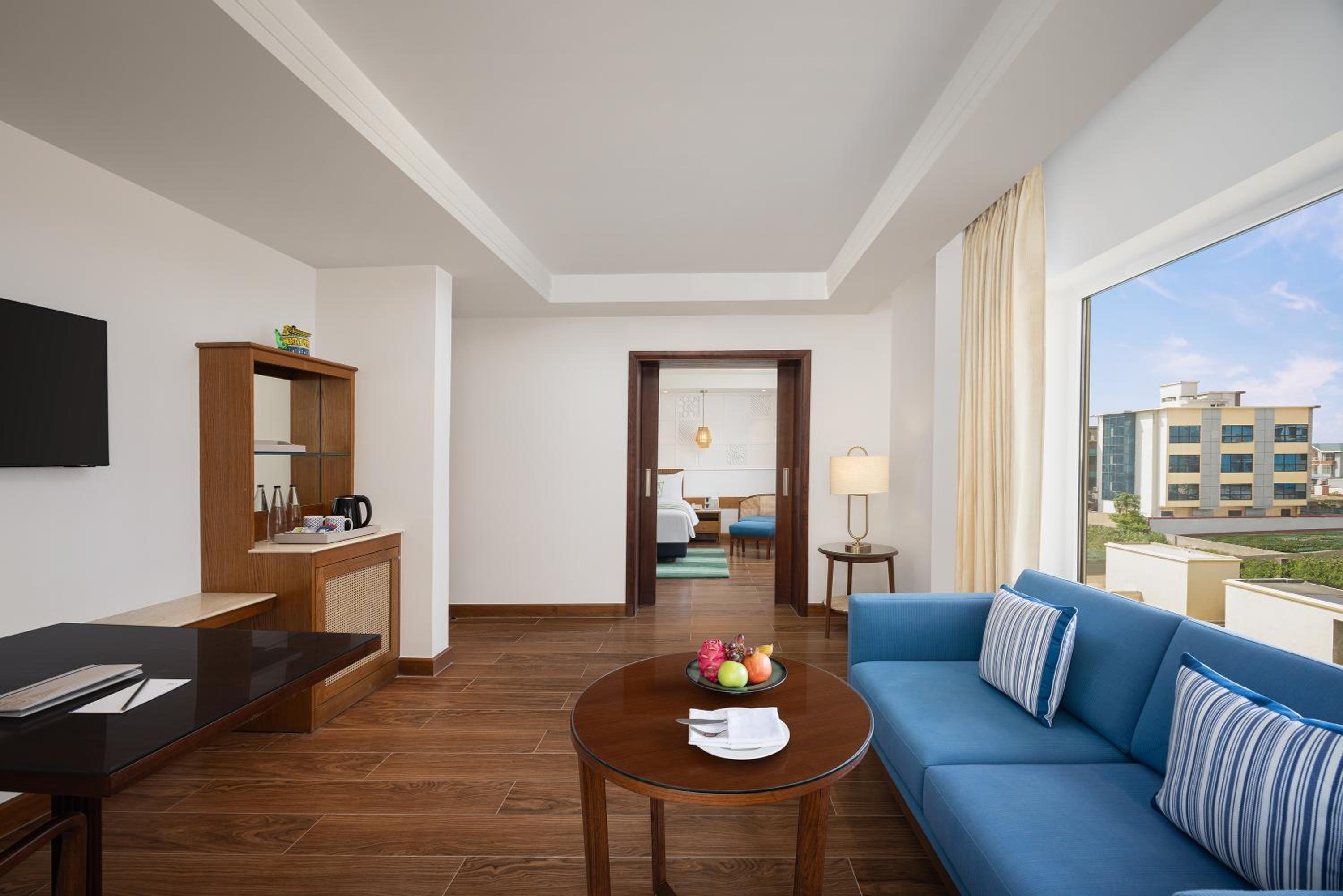 Premium Suite (15% off on Spa, Salon and Laundry service) - Photo 4