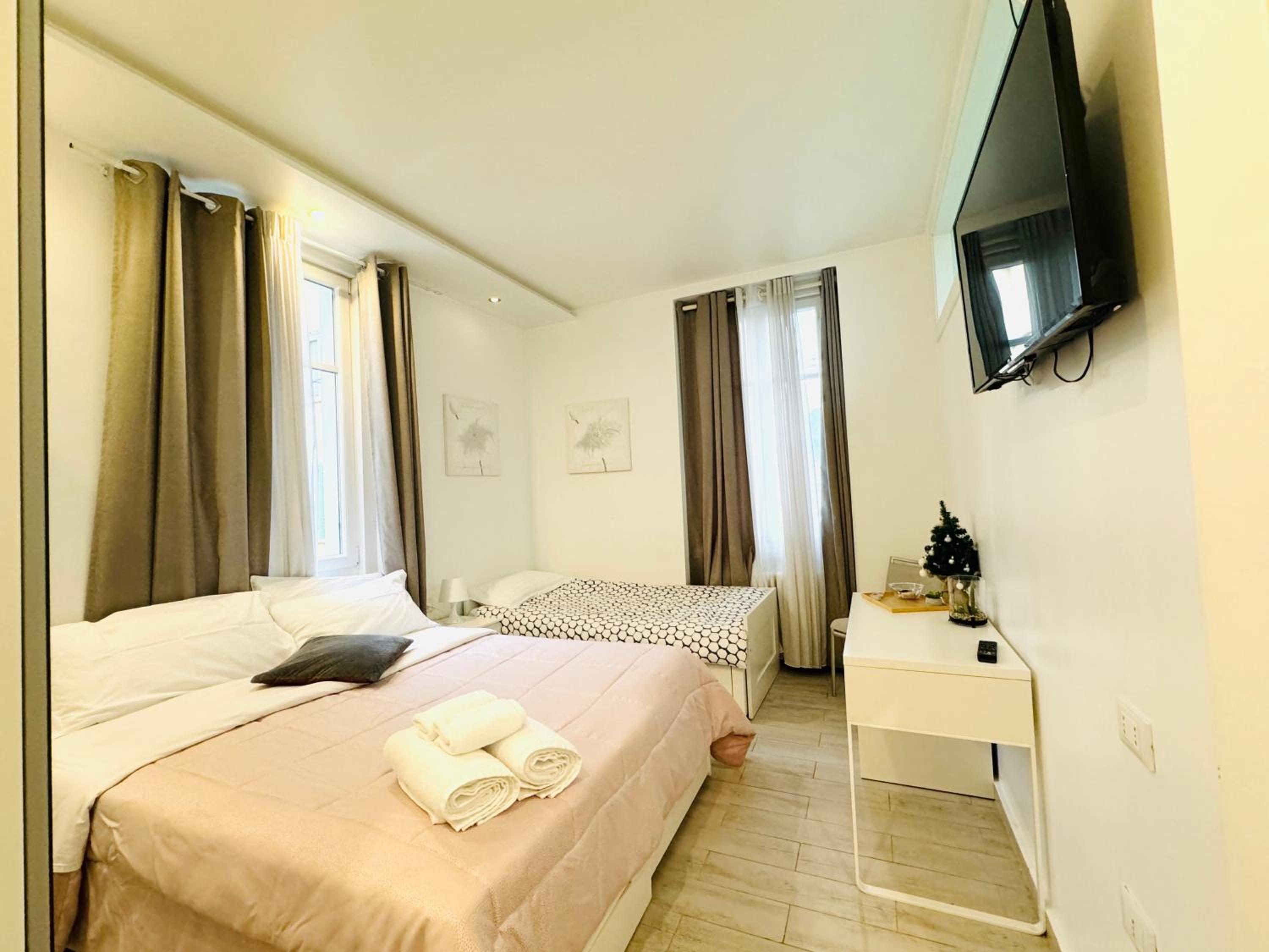 Double Room With Private Bathroom