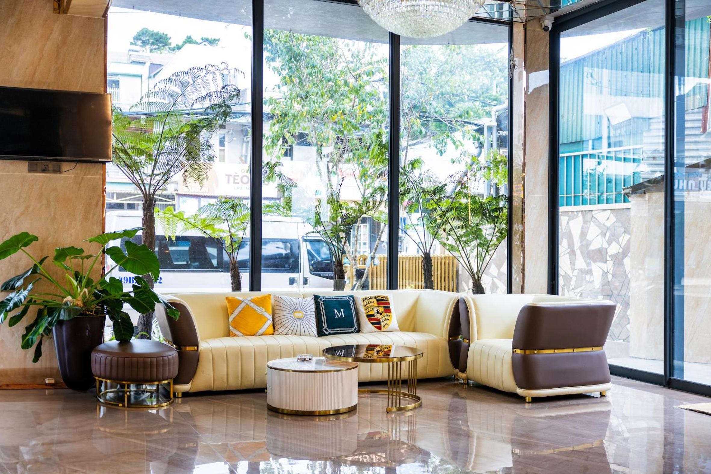 King Room with Balcony - Photo 1