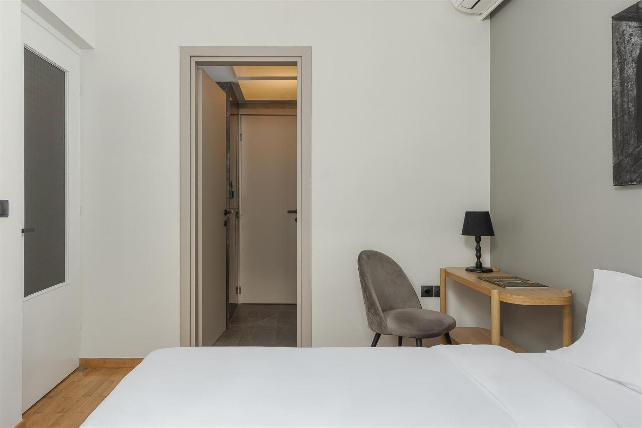 Three-Bedroom Apartment photo 3
