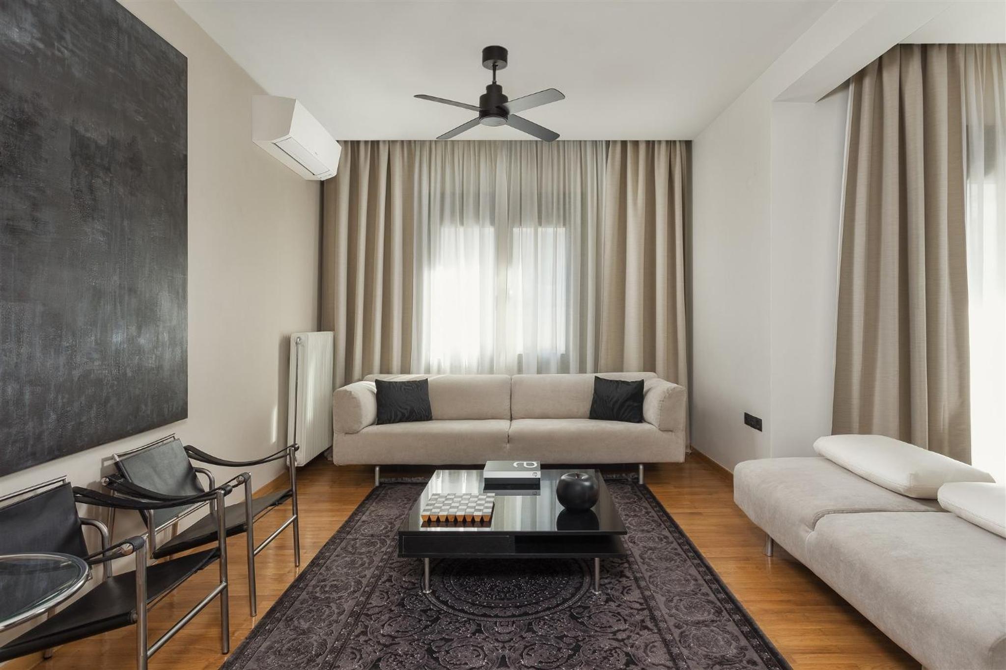 Three-Bedroom Apartment photo 1