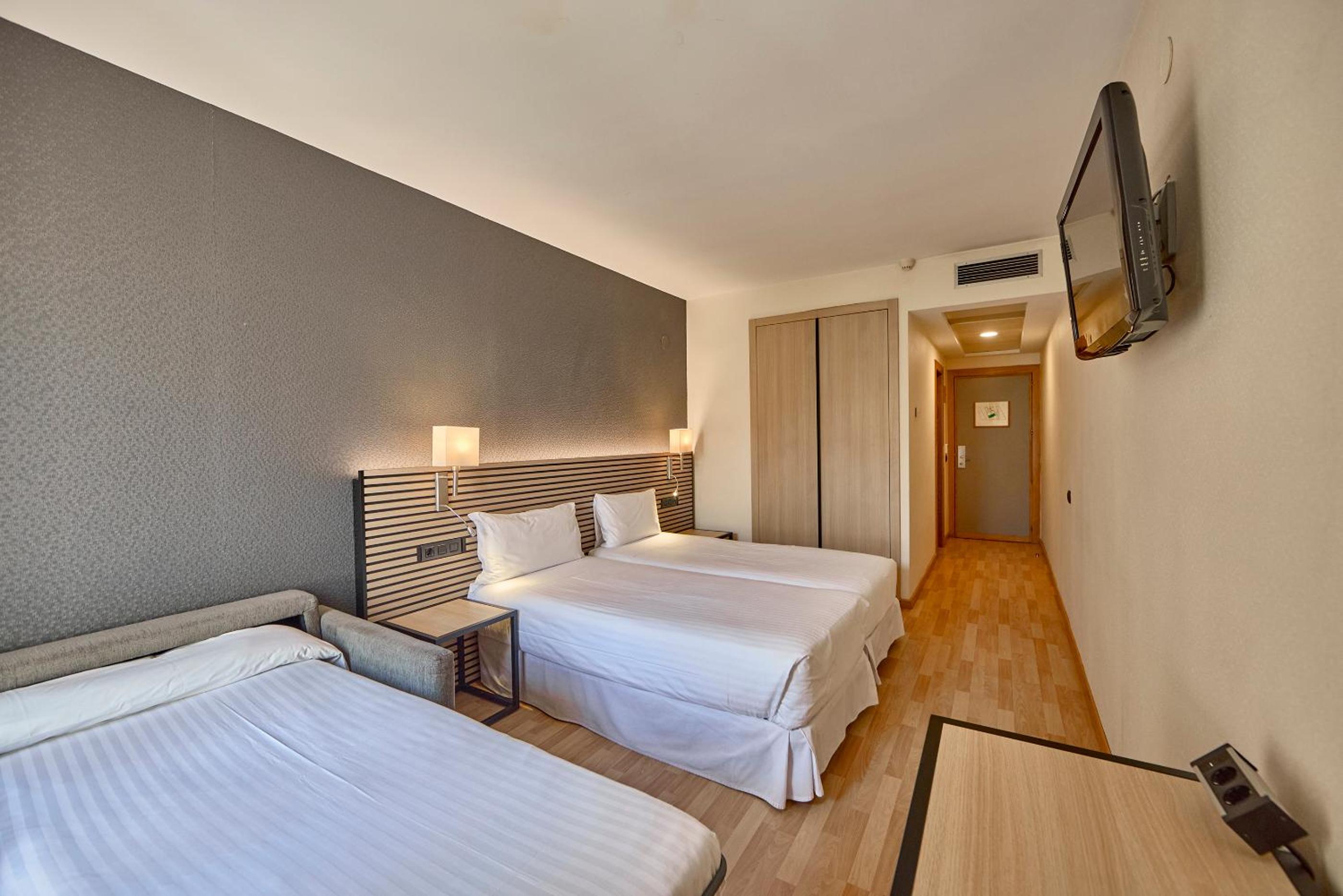 Triple Room - Photo 1