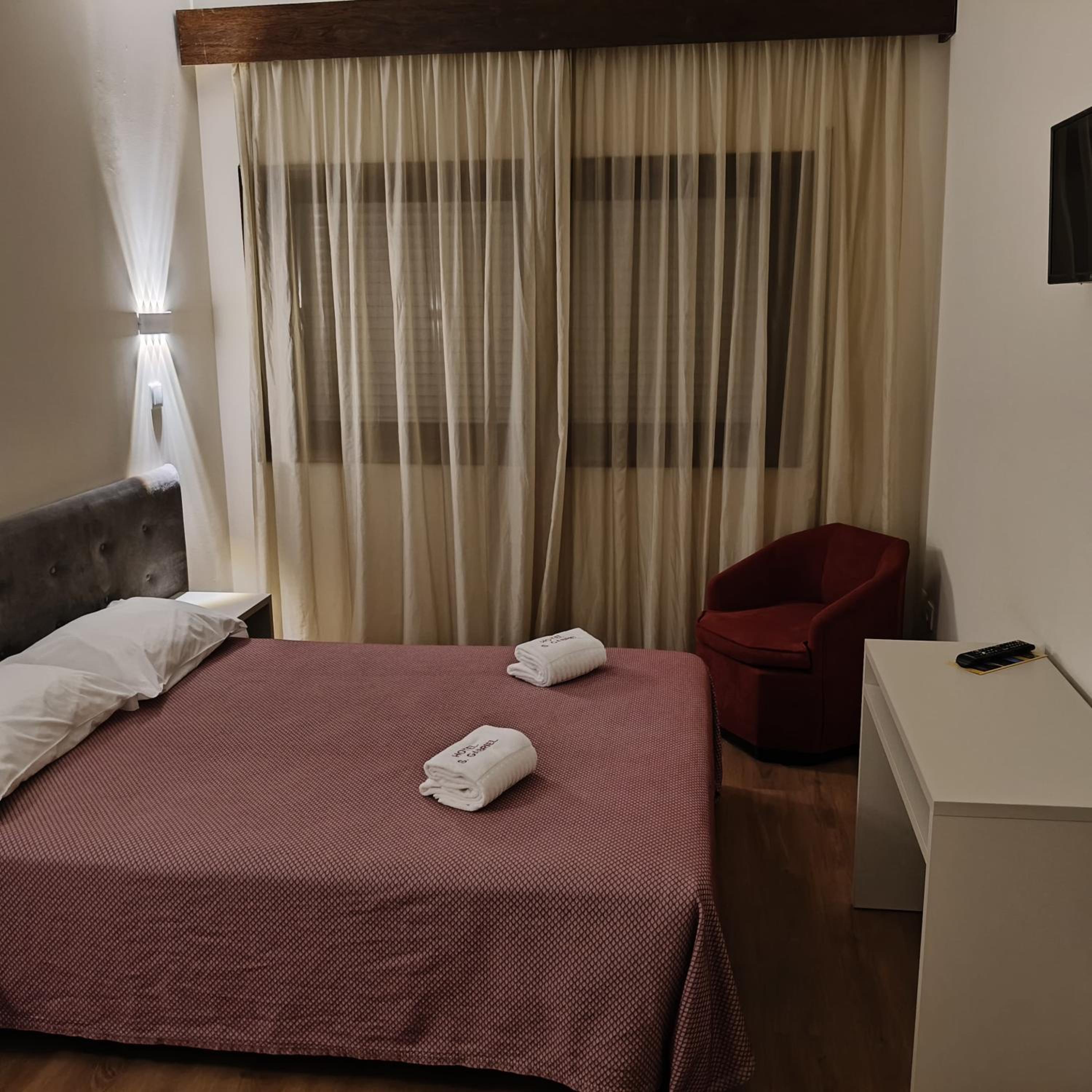 Double Room - Photo 3