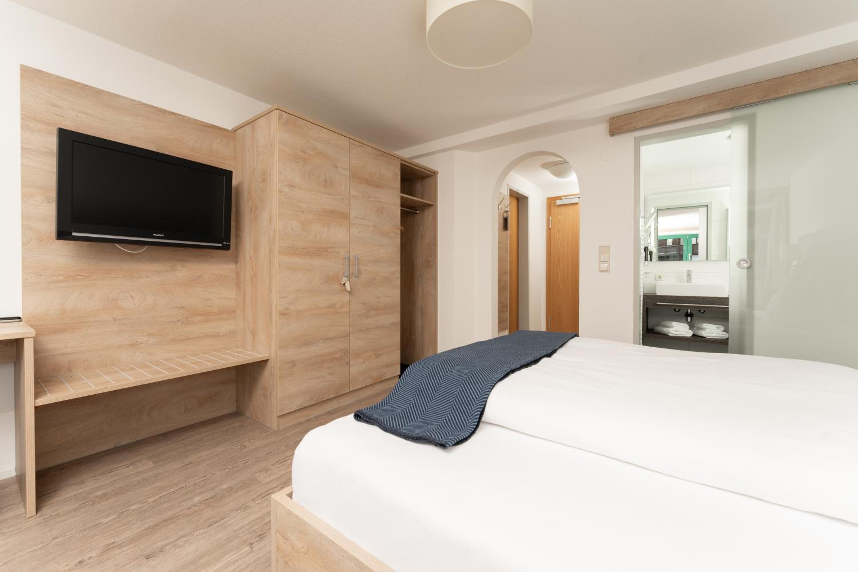 Double Room with Balcony photo 3