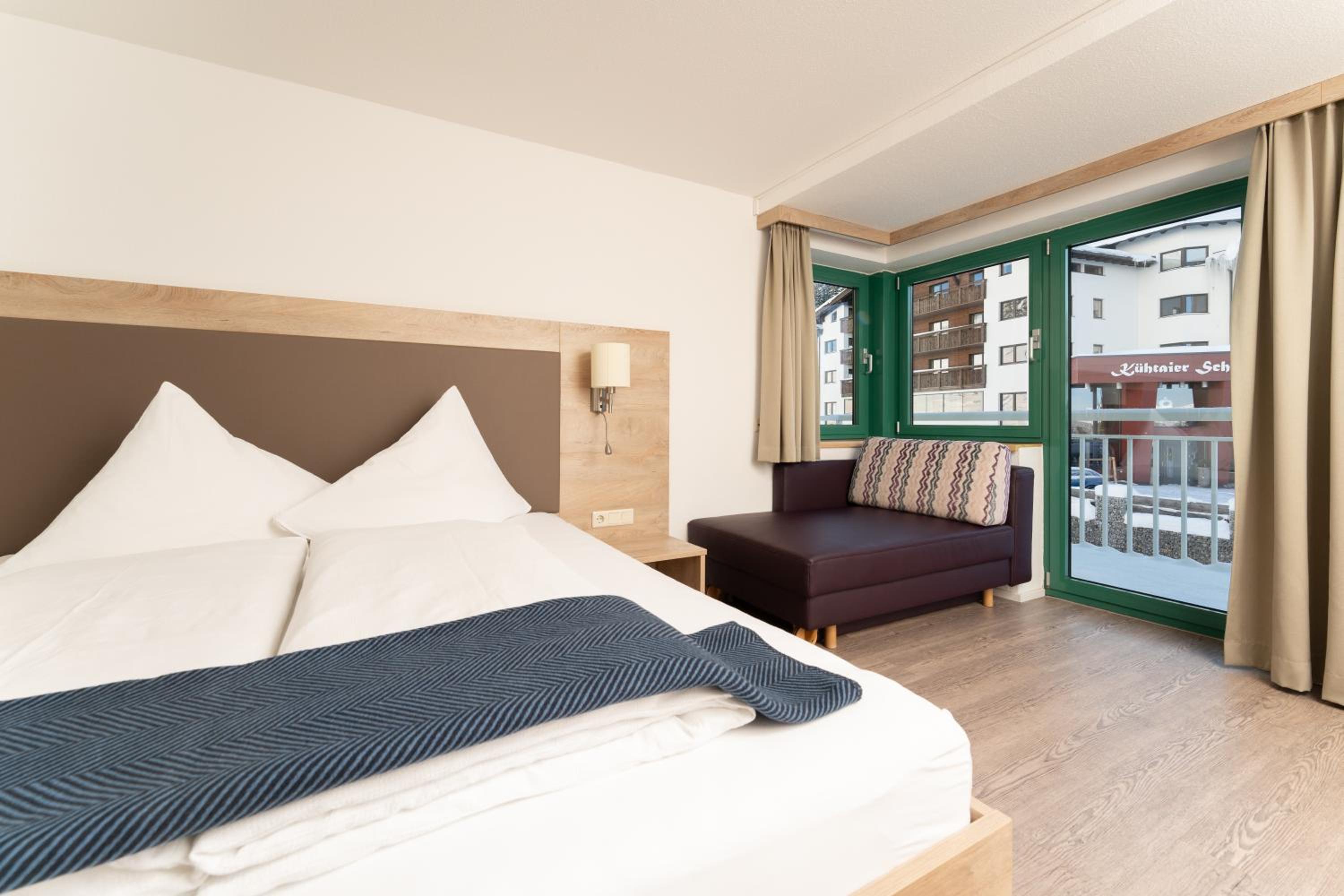 Double Room with Balcony photo 2