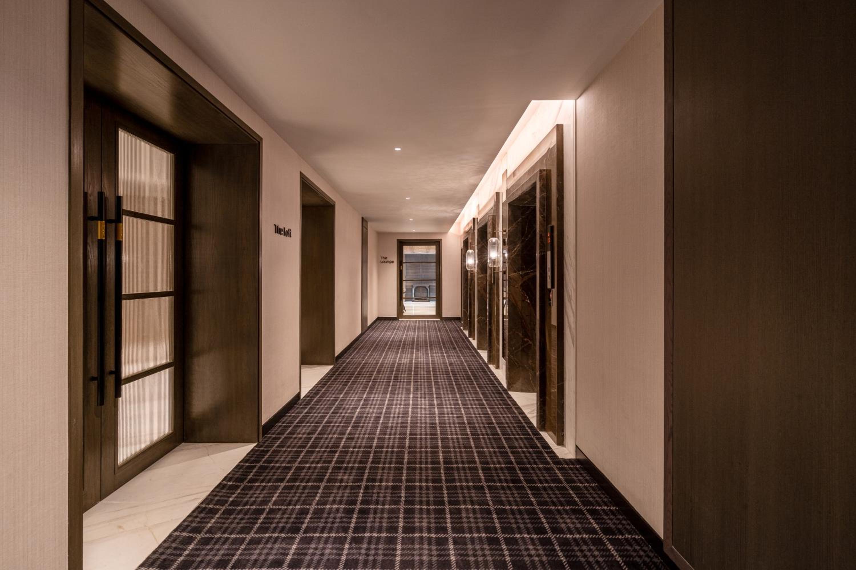 Club Room with Complementary - Lounge Access (High Tea & Happy Hours) and 4 pieces Laundry per Day