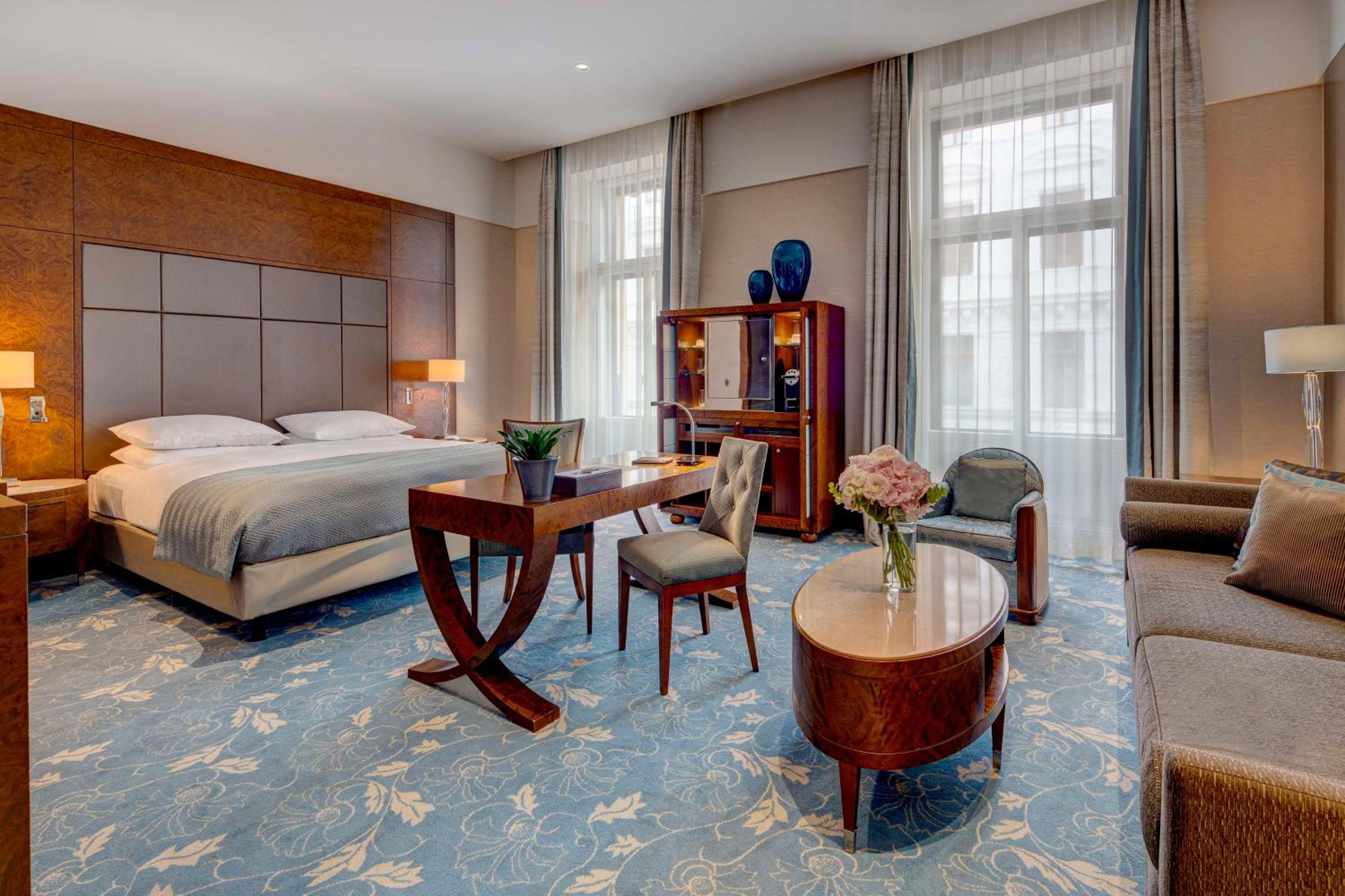 Junior Suite with Extra Bed (2 Adults + 1 Child)