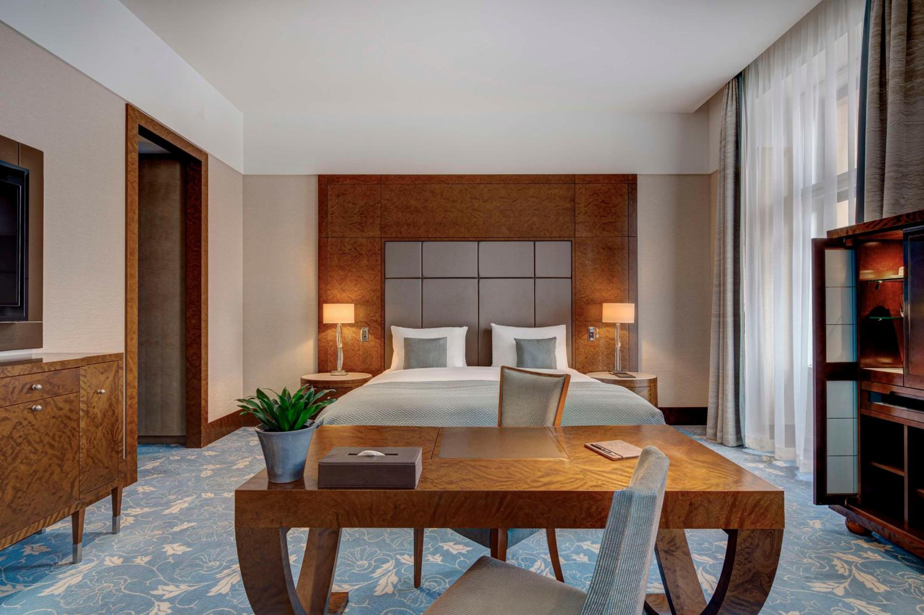 Junior Suite with Extra Bed photo 2