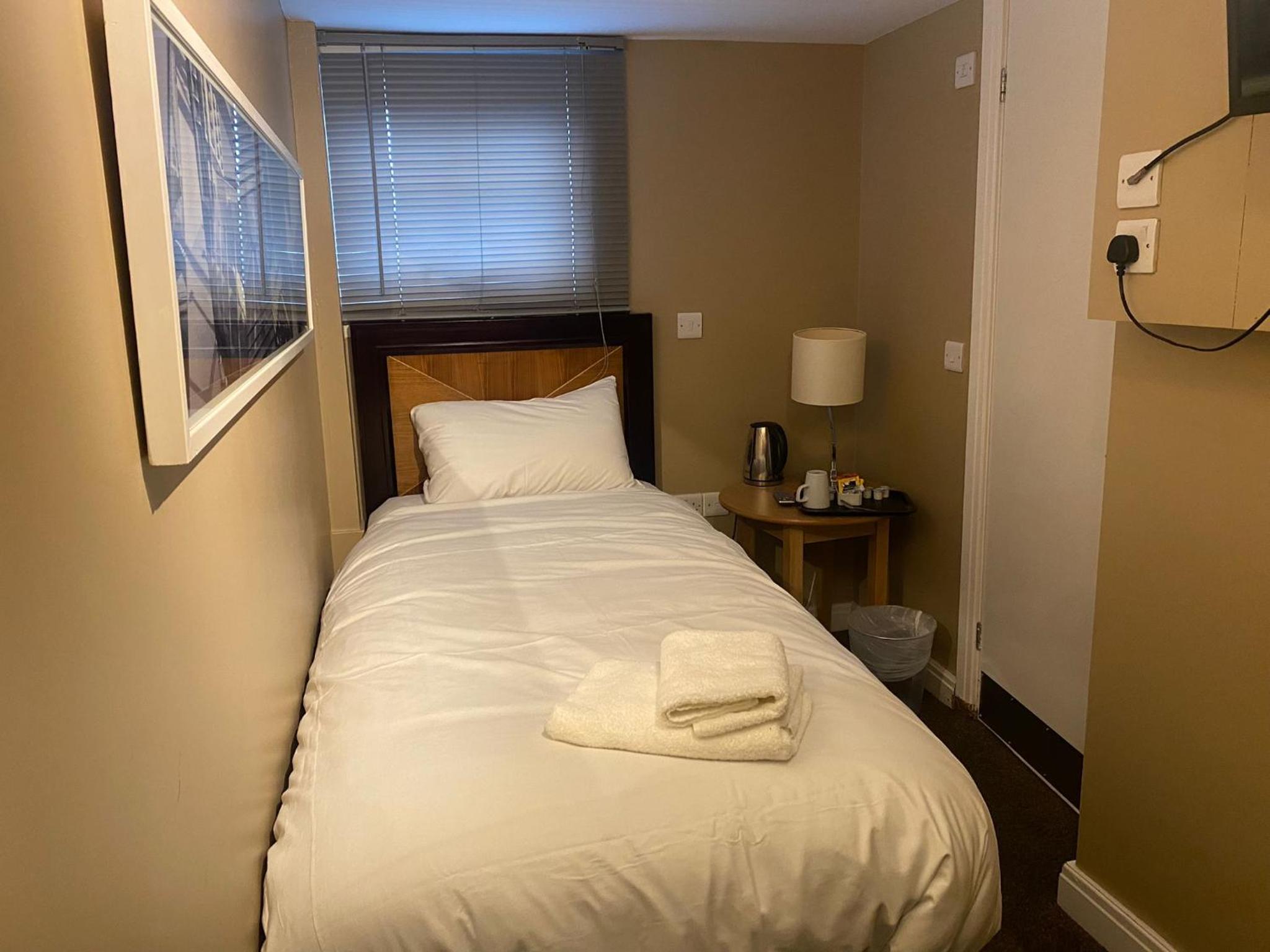 Single Room - Photo 3