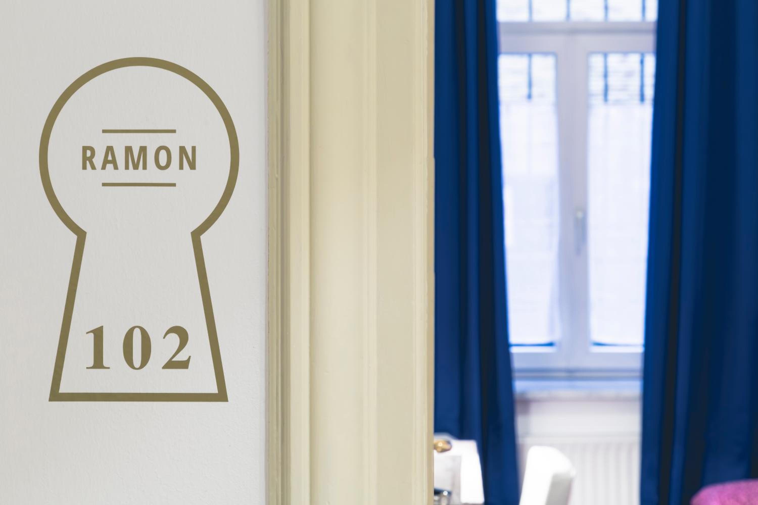 Standard Single Room with Shared Bathroom photo 2