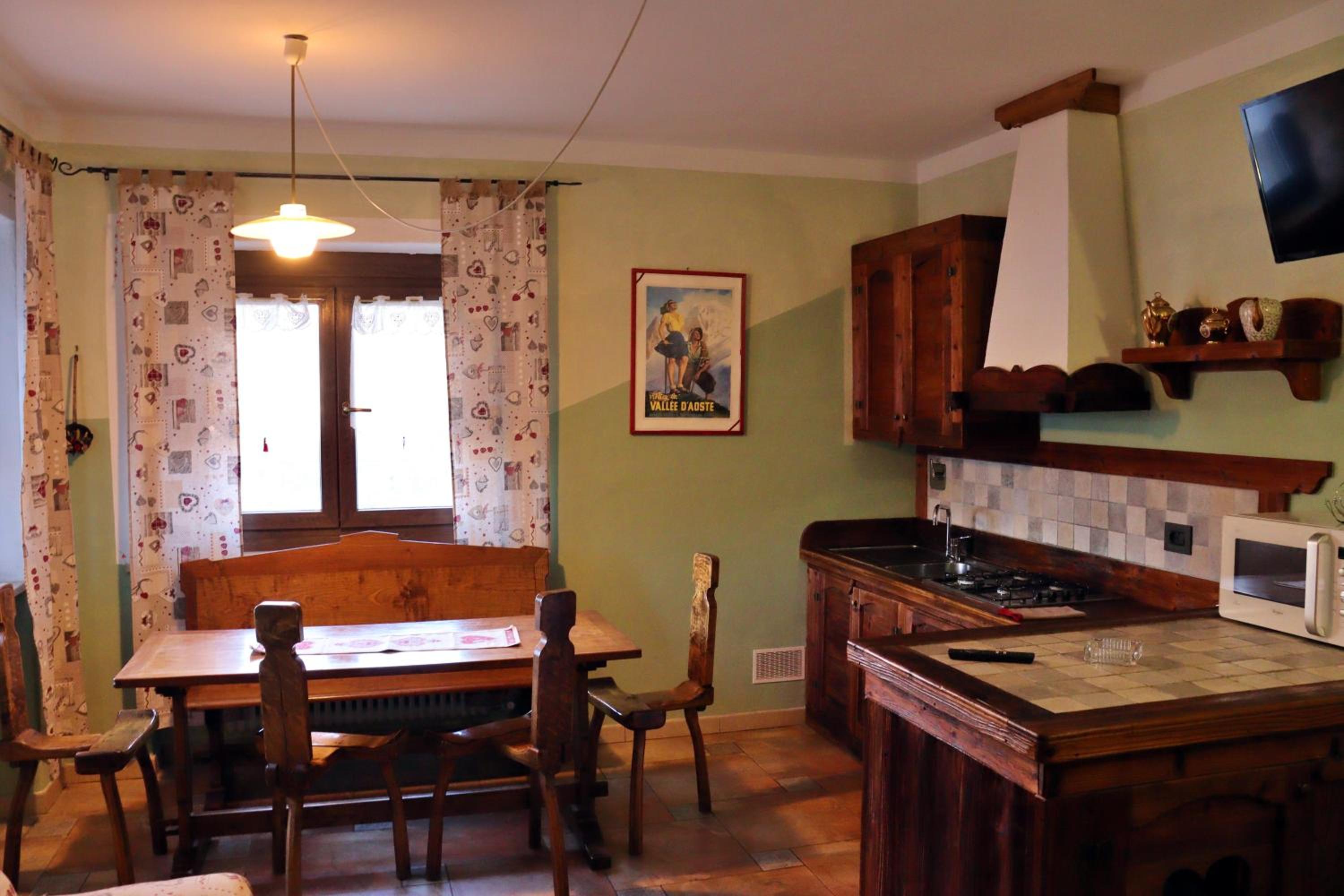 Apartment with Mountain View photo 2