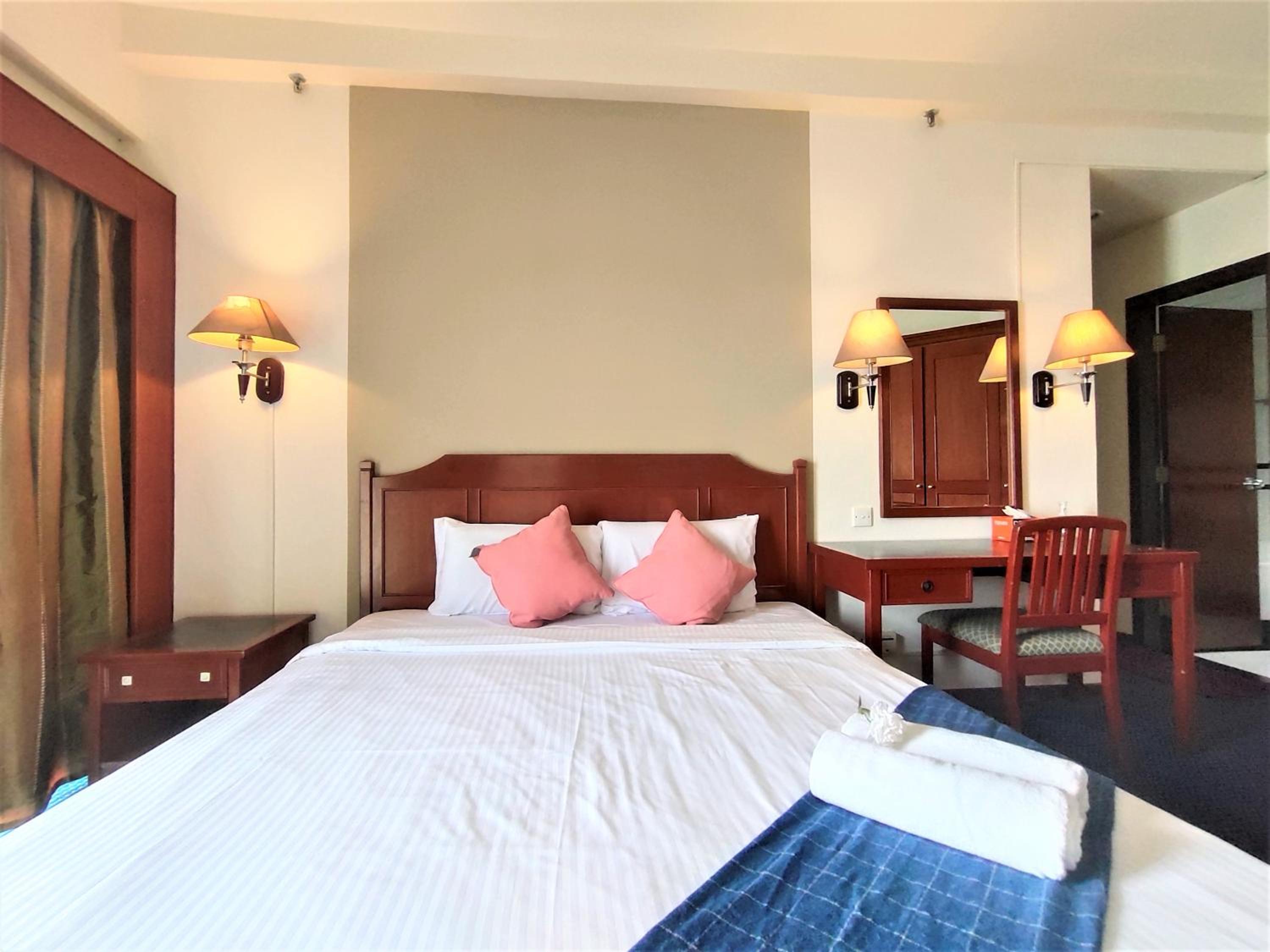 Two-Bedroom Apartment - Oceanfront  - Photo 3
