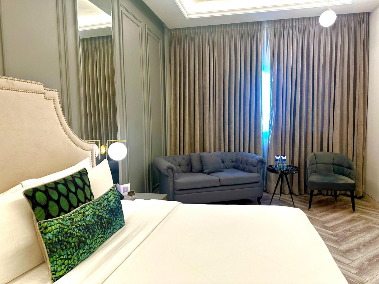 Executive Room