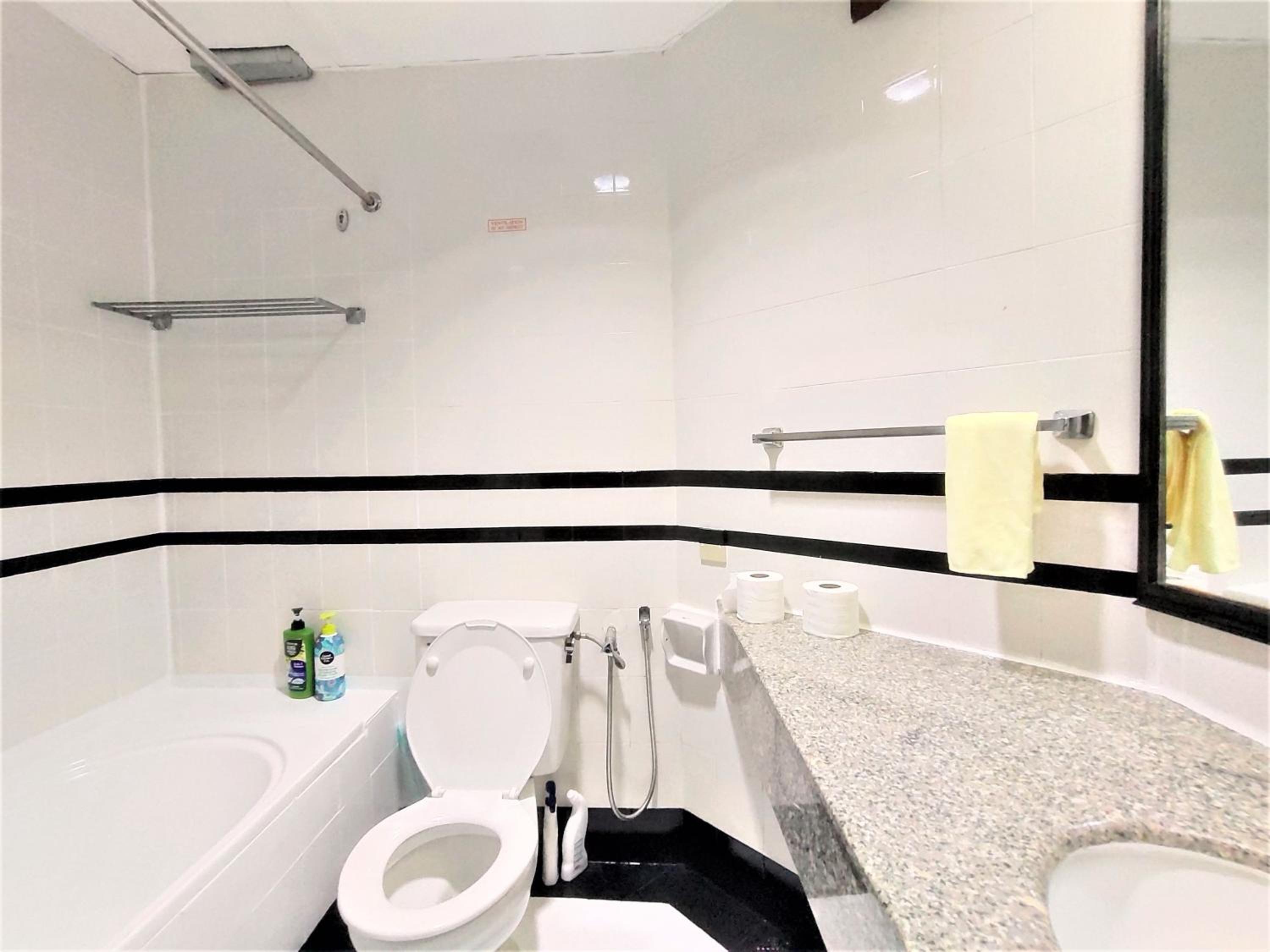 Two-Bedroom Apartment - Oceanfront  - Photo 6