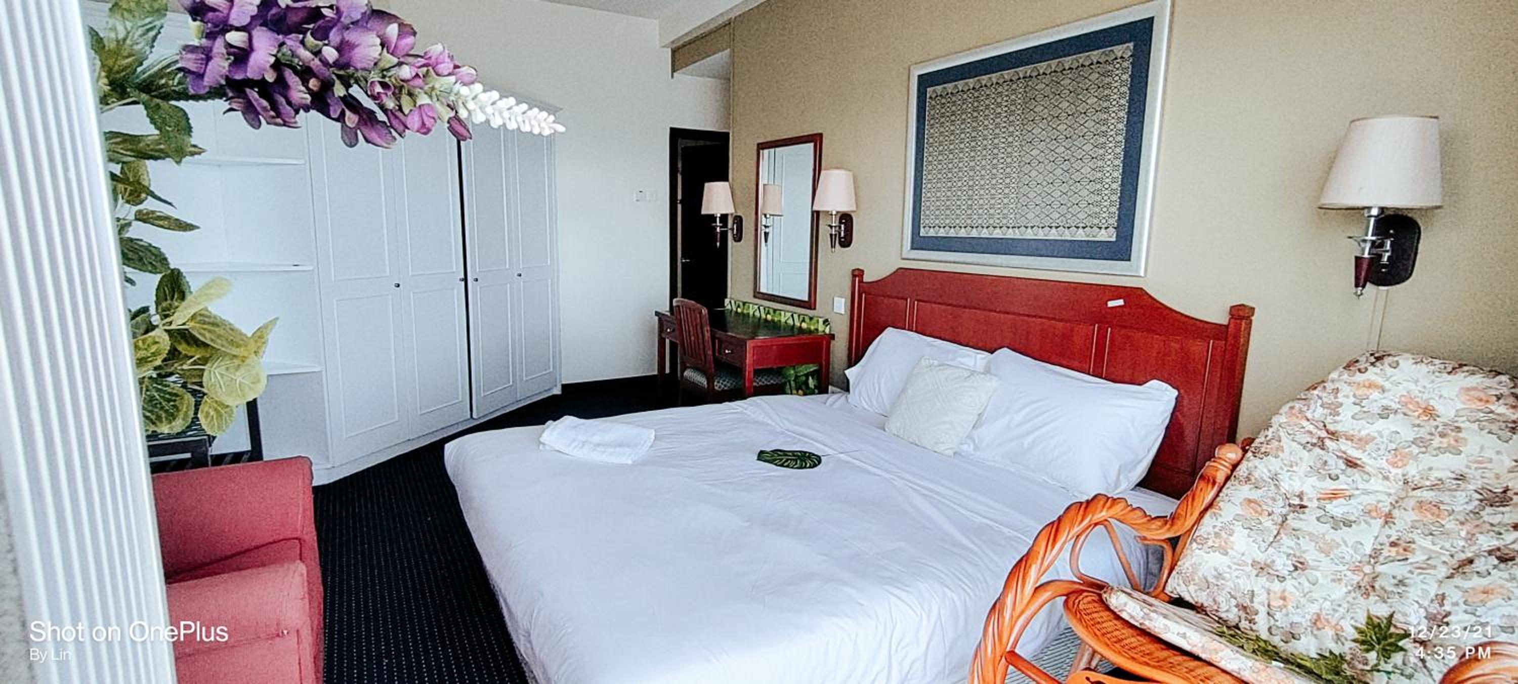 Two-Bedroom Apartment - Oceanfront  - Photo 11