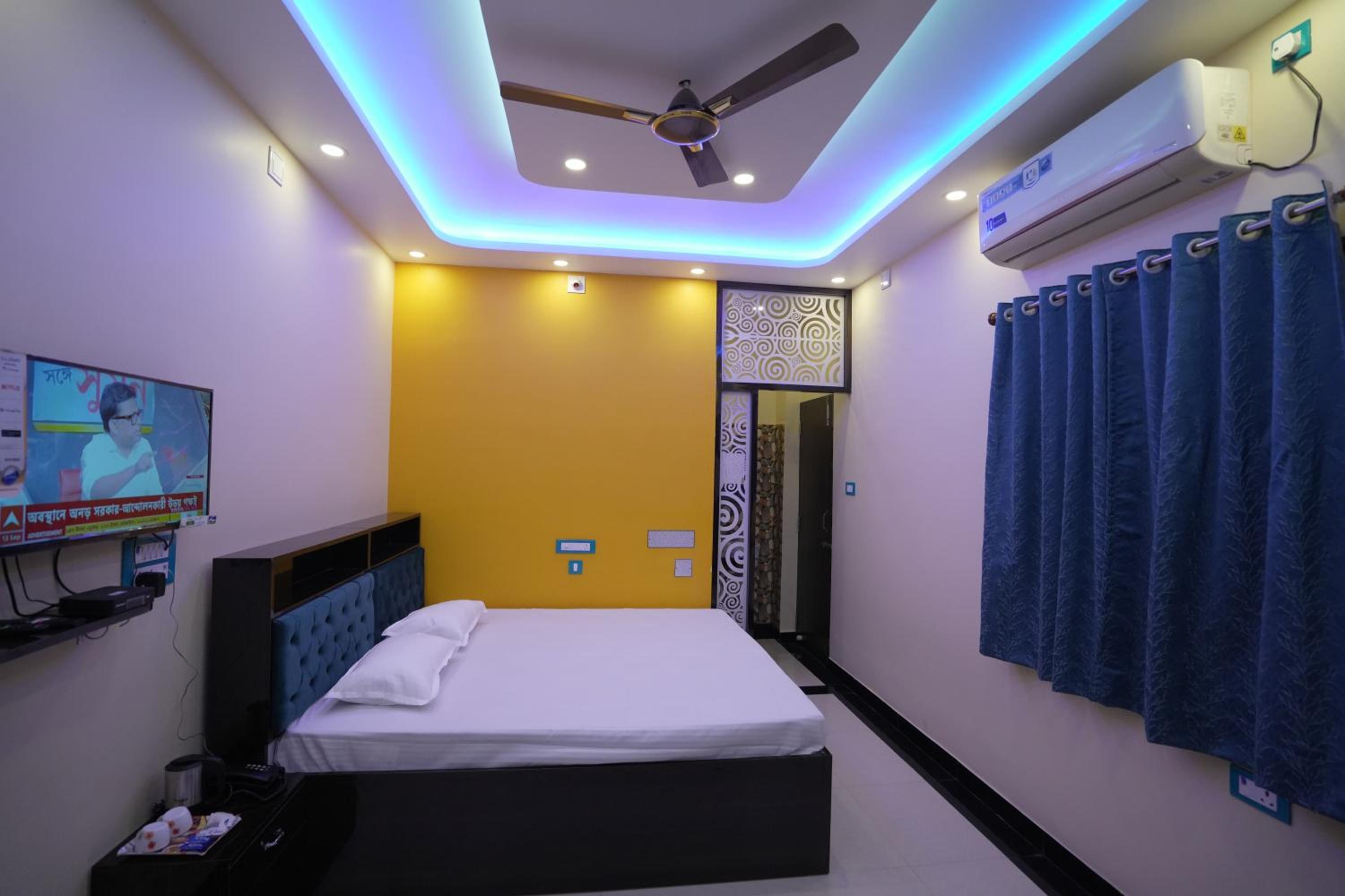 Deluxe Double Room (2 Adults + 1 Child) photo 3