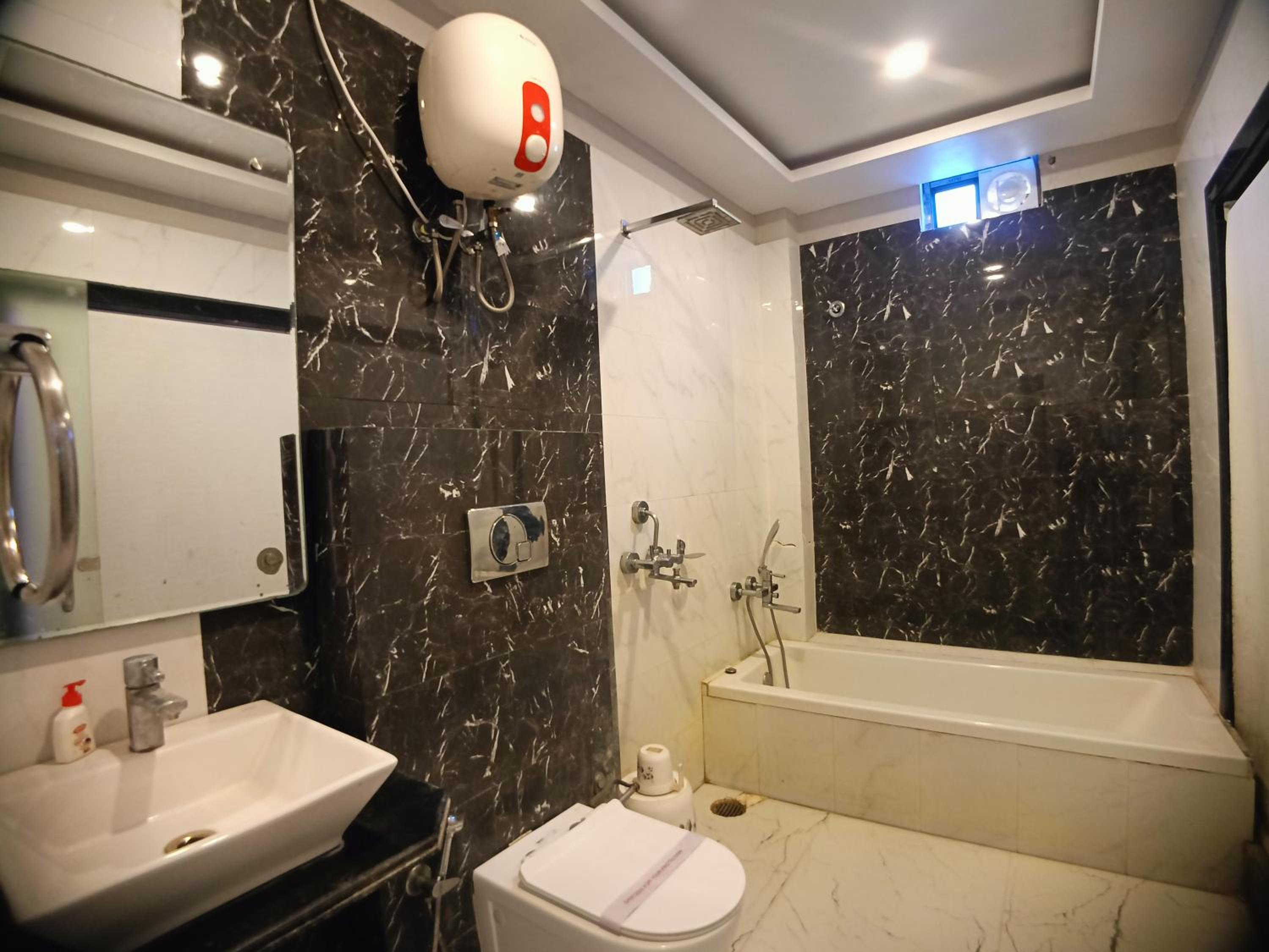 Executive Room with Side Sea View photo 2
