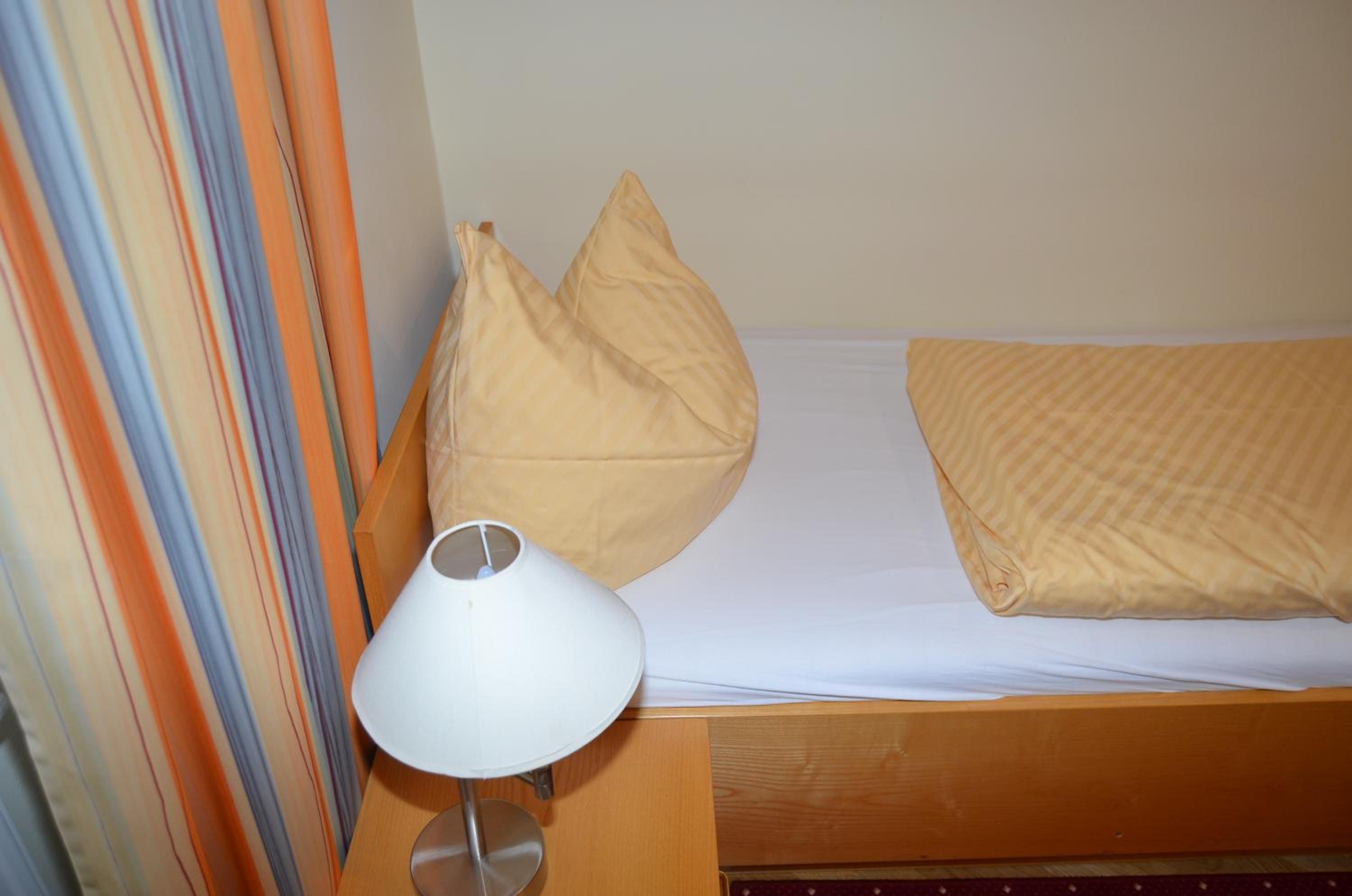 Single Room photo 3