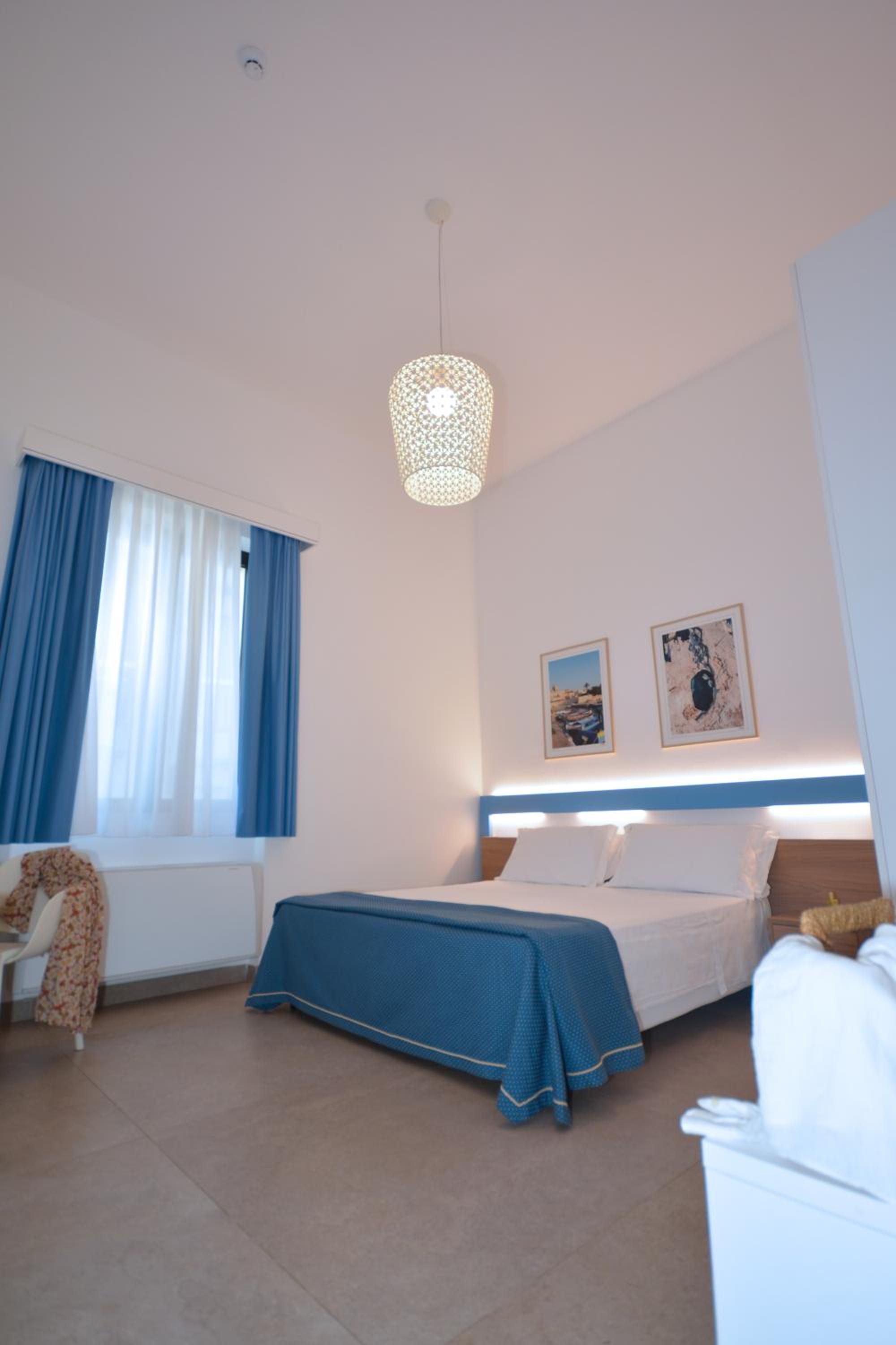 Standard Double Room - Photo 5