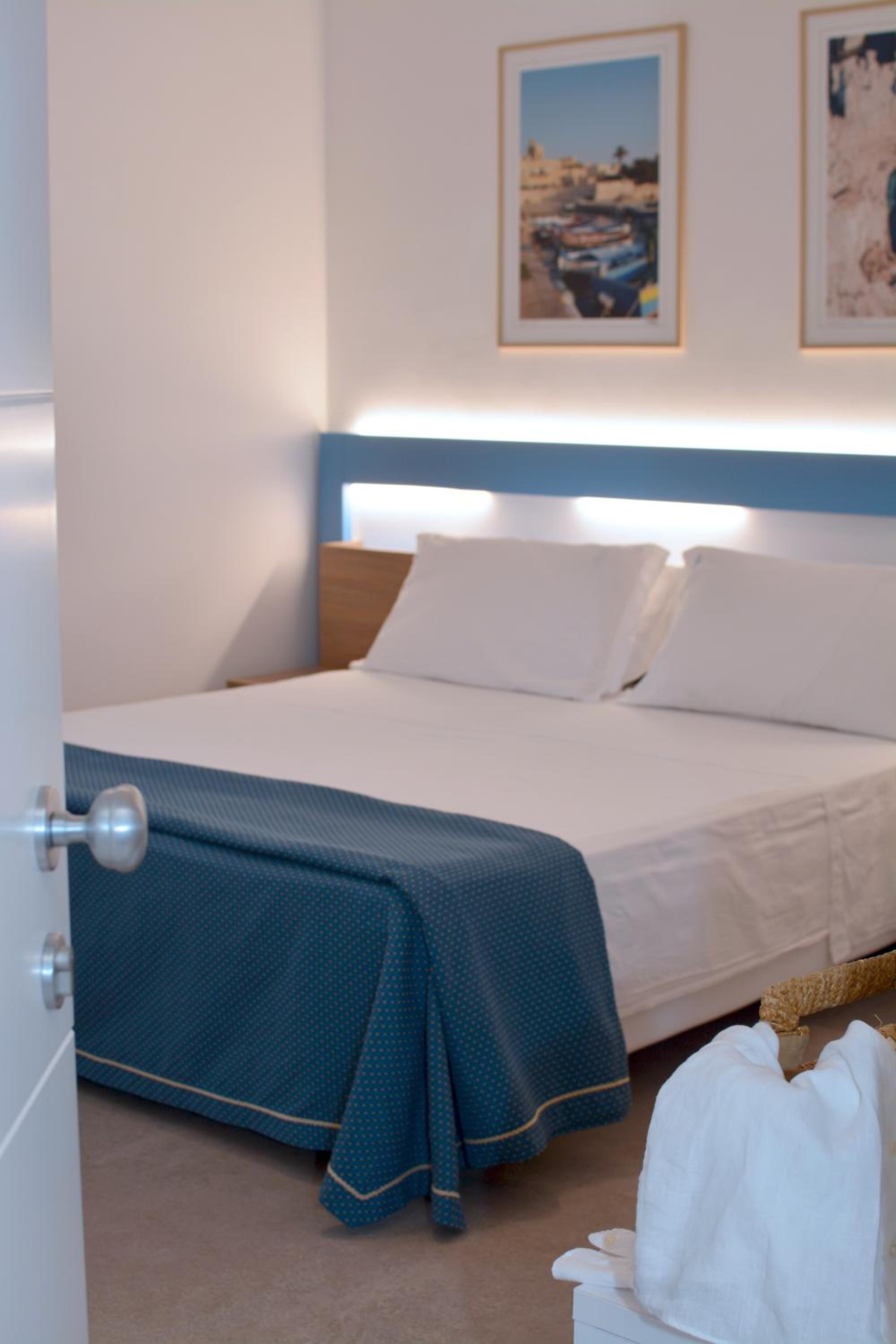 Standard Double Room - Photo 7