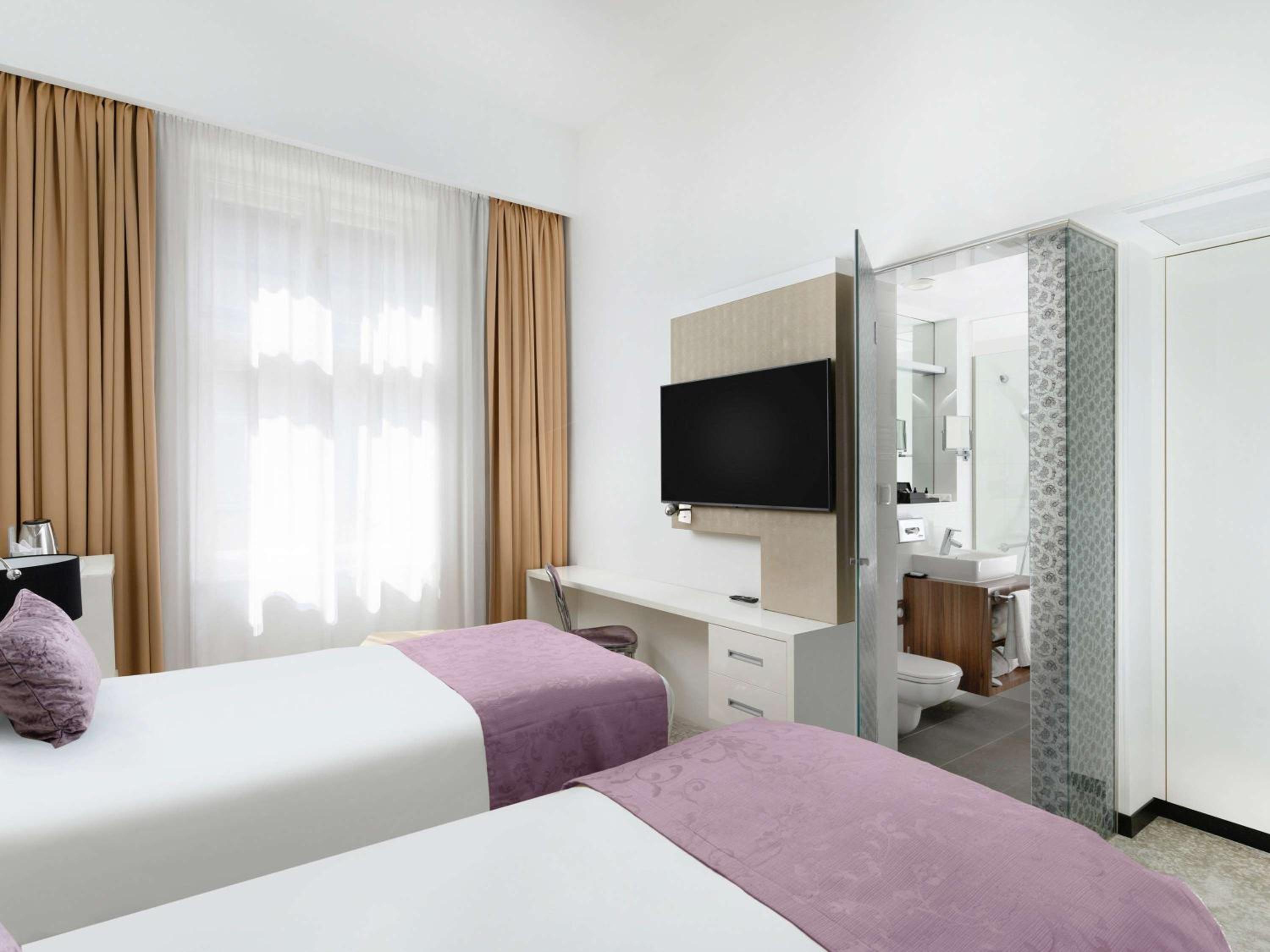 Classic Room with 2 Single Beds - Photo 5