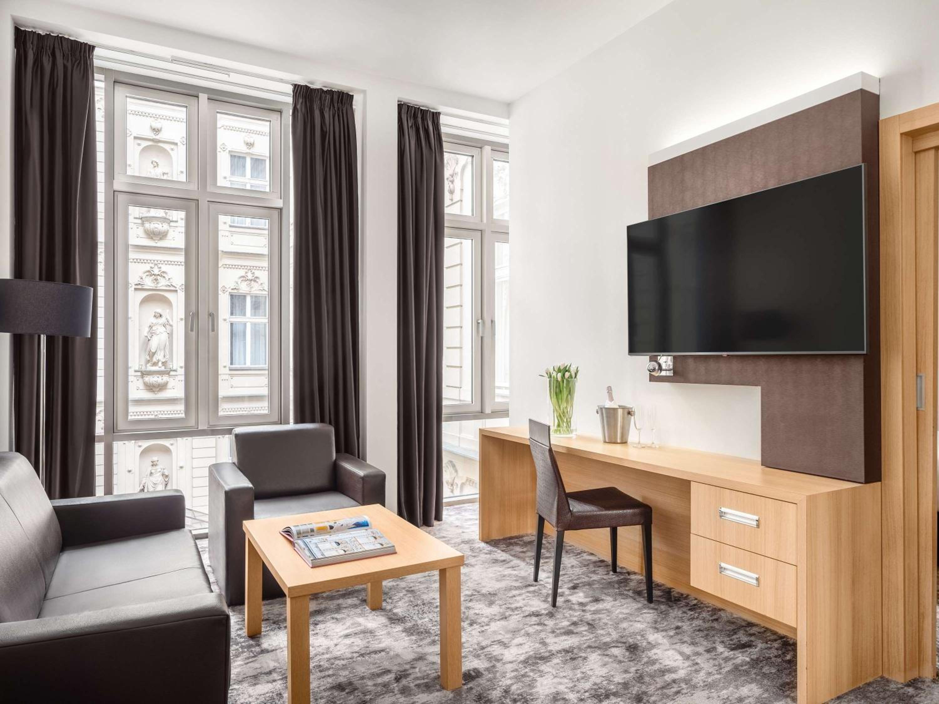 Suite with One King Bed and Sofa Bed - Photo 1