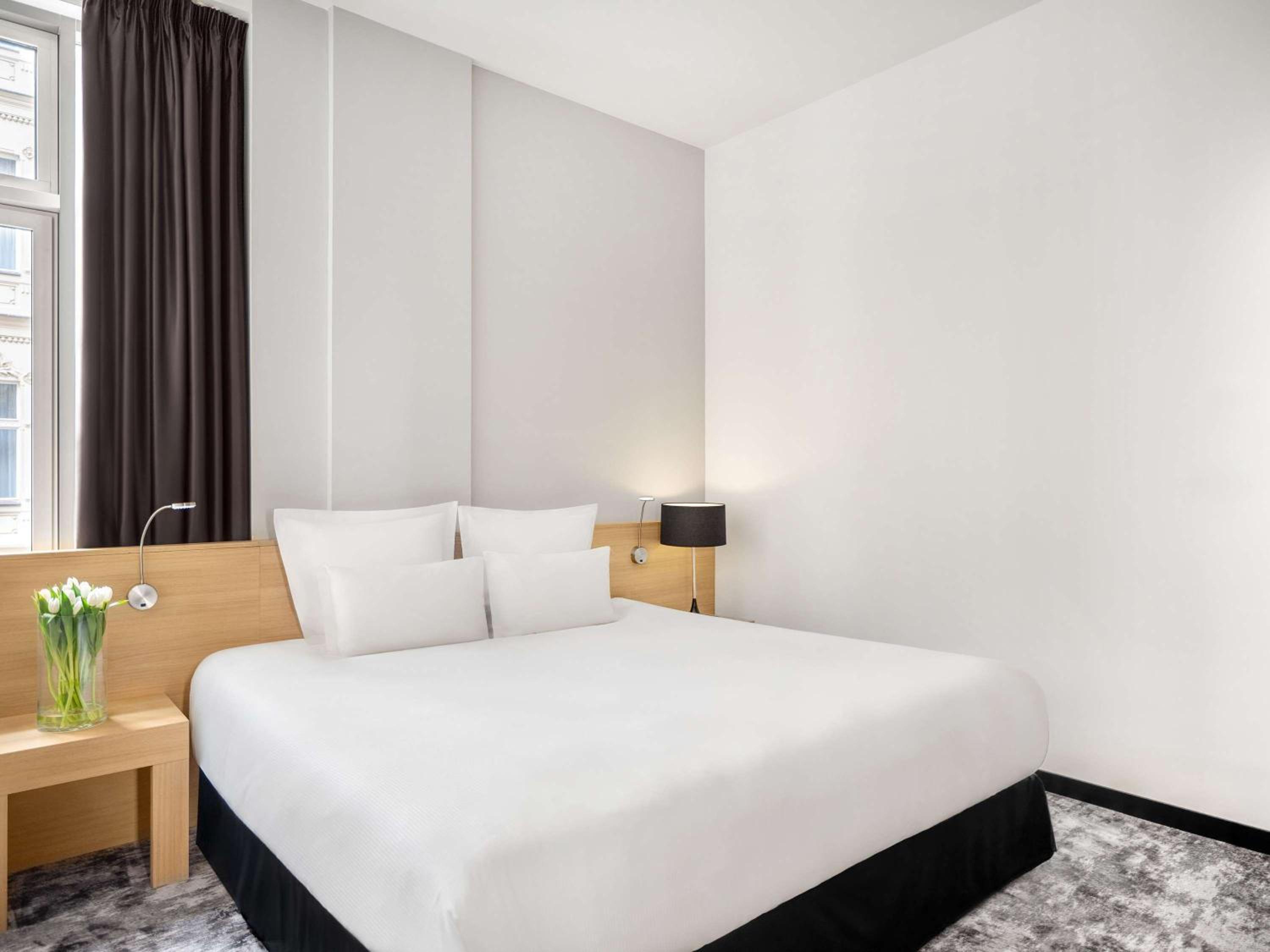 Suite with One King Bed and Sofa Bed - Photo 4