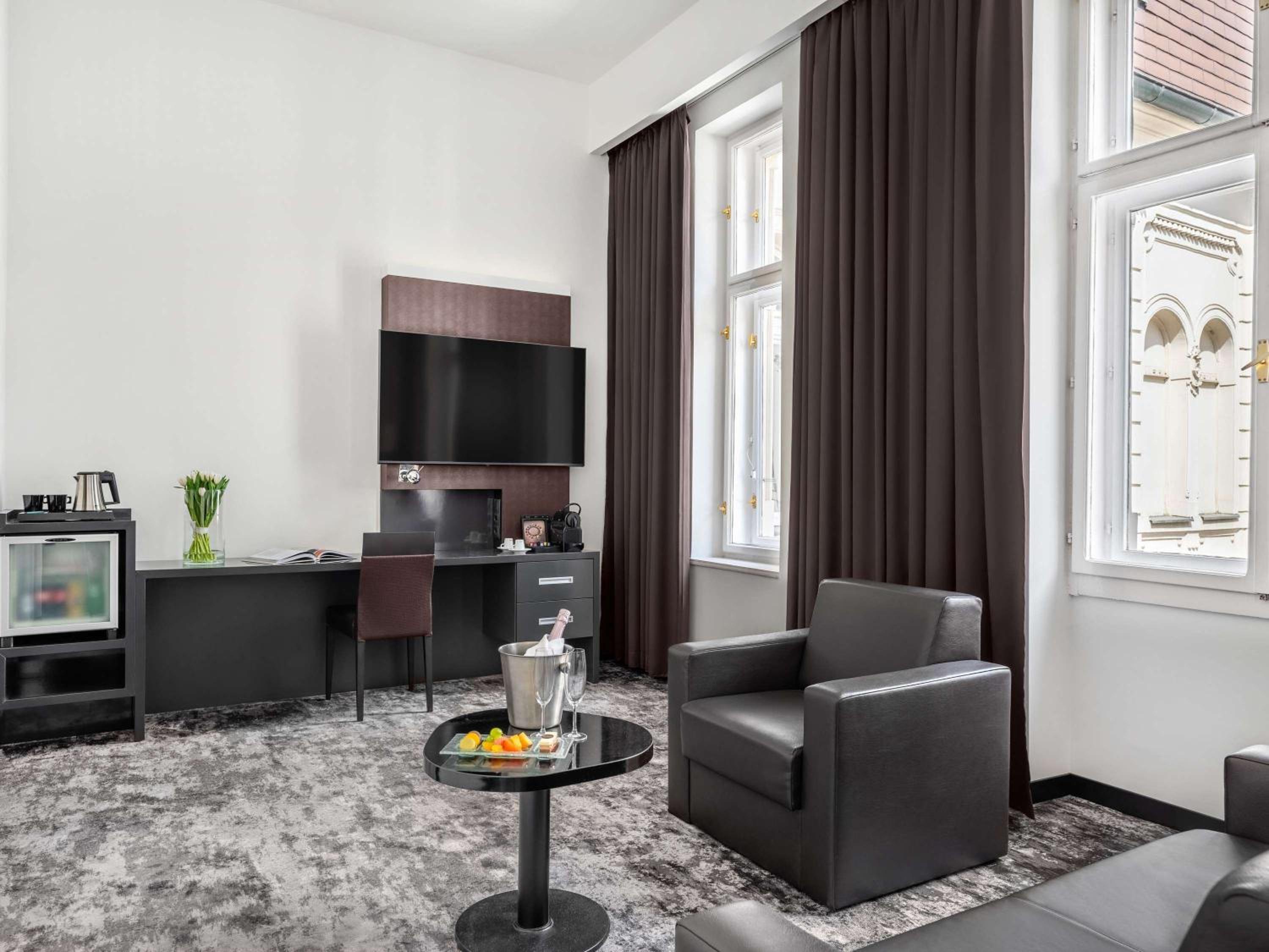 Junior Suite with One King Bed and Sofa