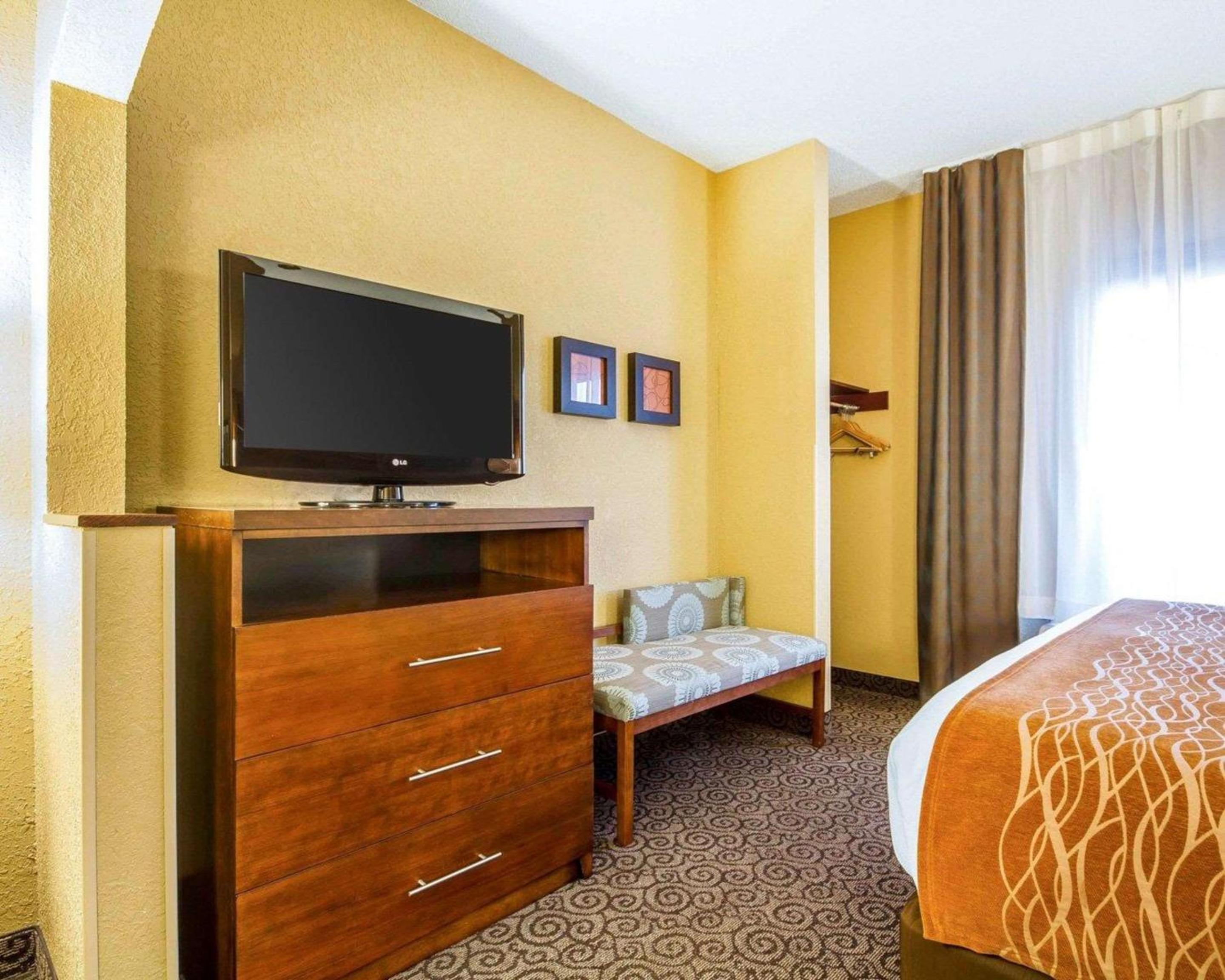 King Suite with Sofa Bed - Photo 2