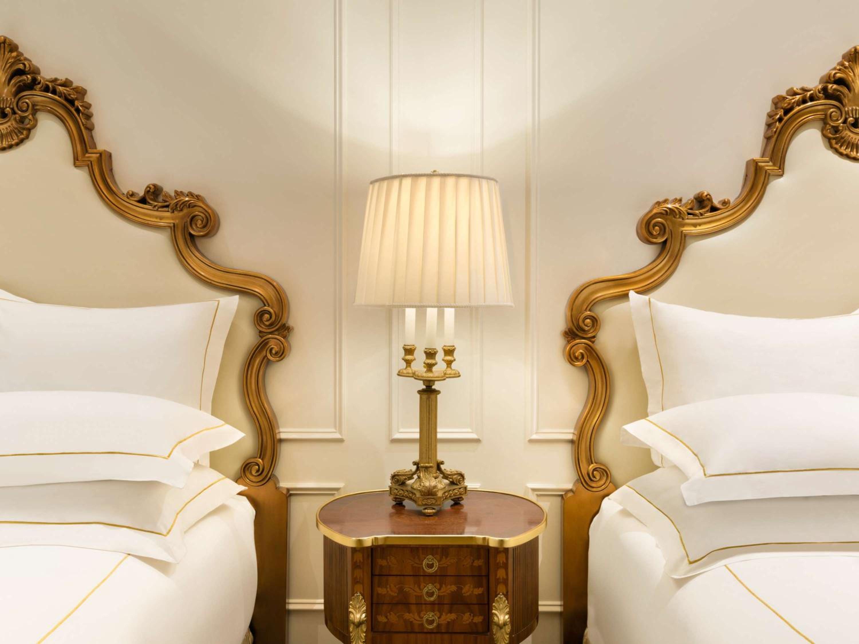 Deluxe Queen Room with Two Queen Beds (Non Smoking)