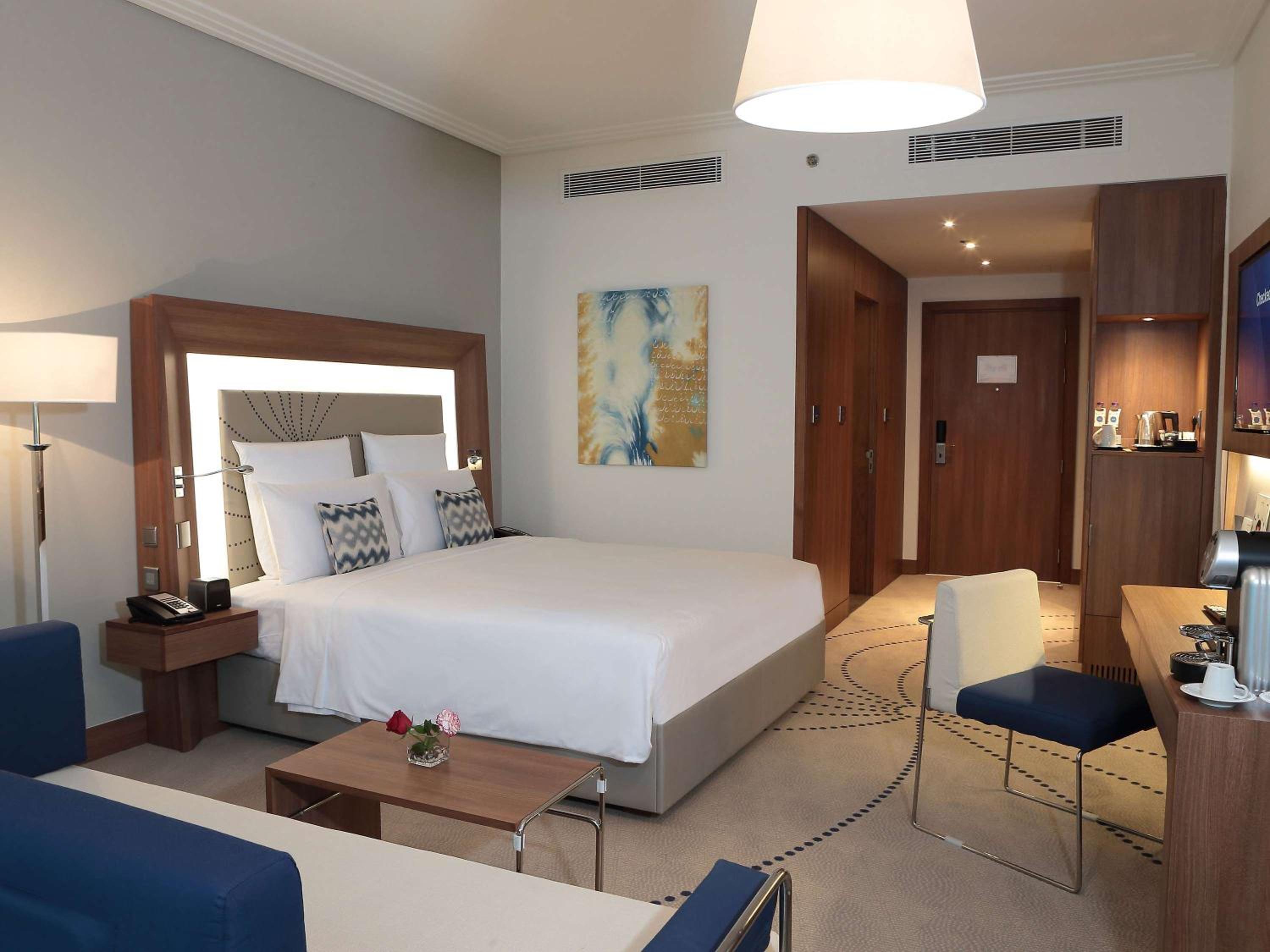 Superior King Room with Pool View
