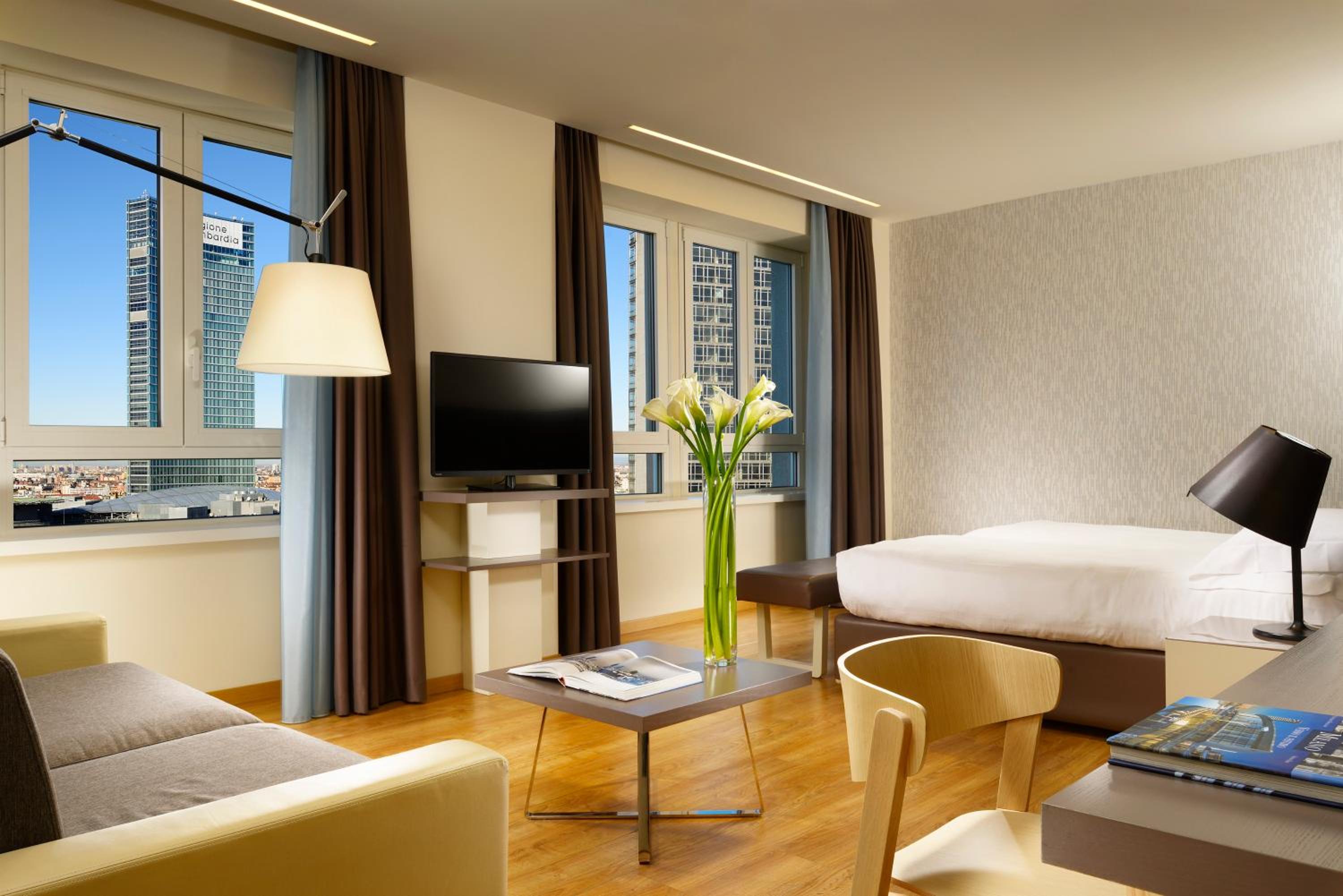 Executive Junior Suite Double Single Use thumbnail 6