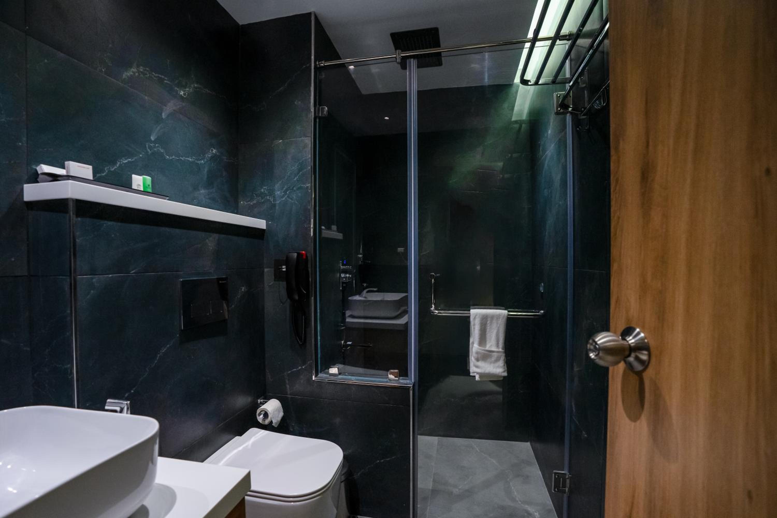 Executive Suite photo 2