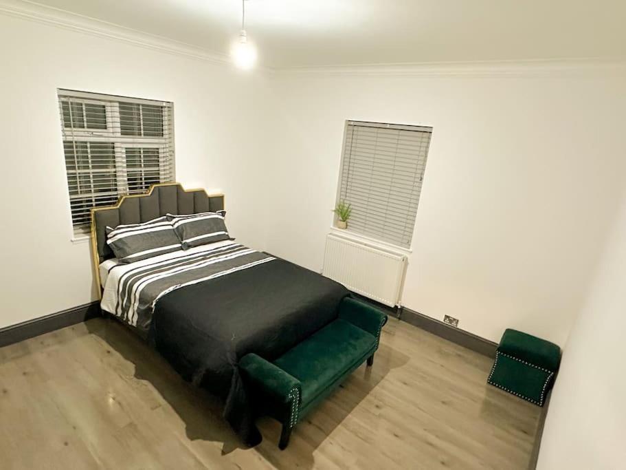 Two-Bedroom Apartment photo 3