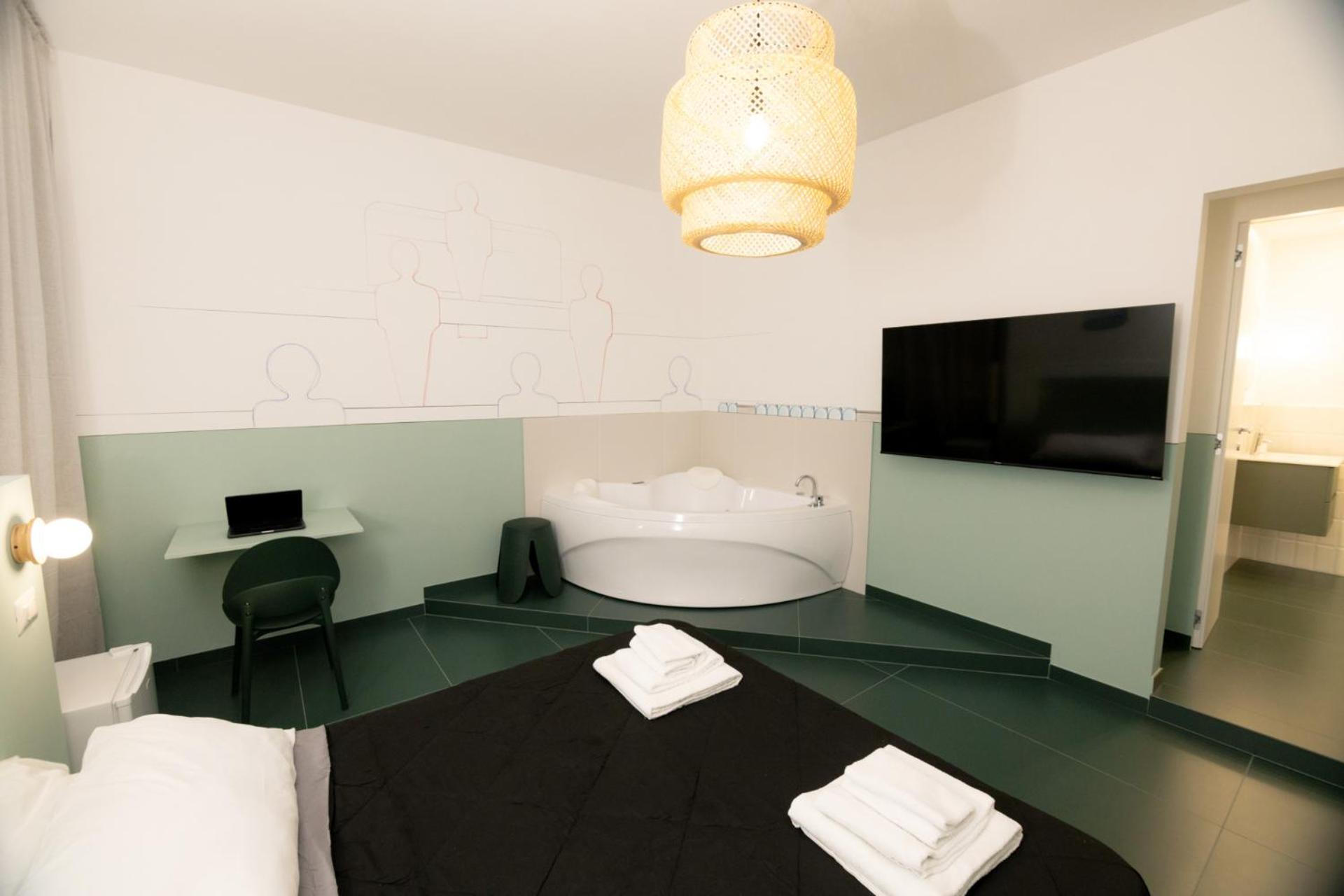Double Room with Spa Bath